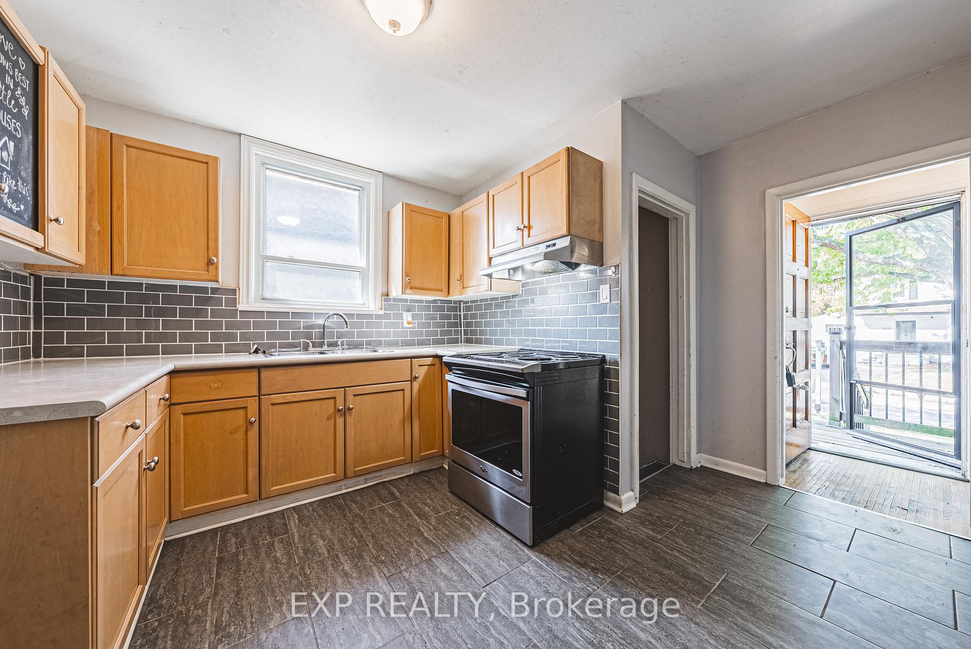 Photo 7 of 201 West 32nd Street, Hamilton, Westcliffe — HOMEH
