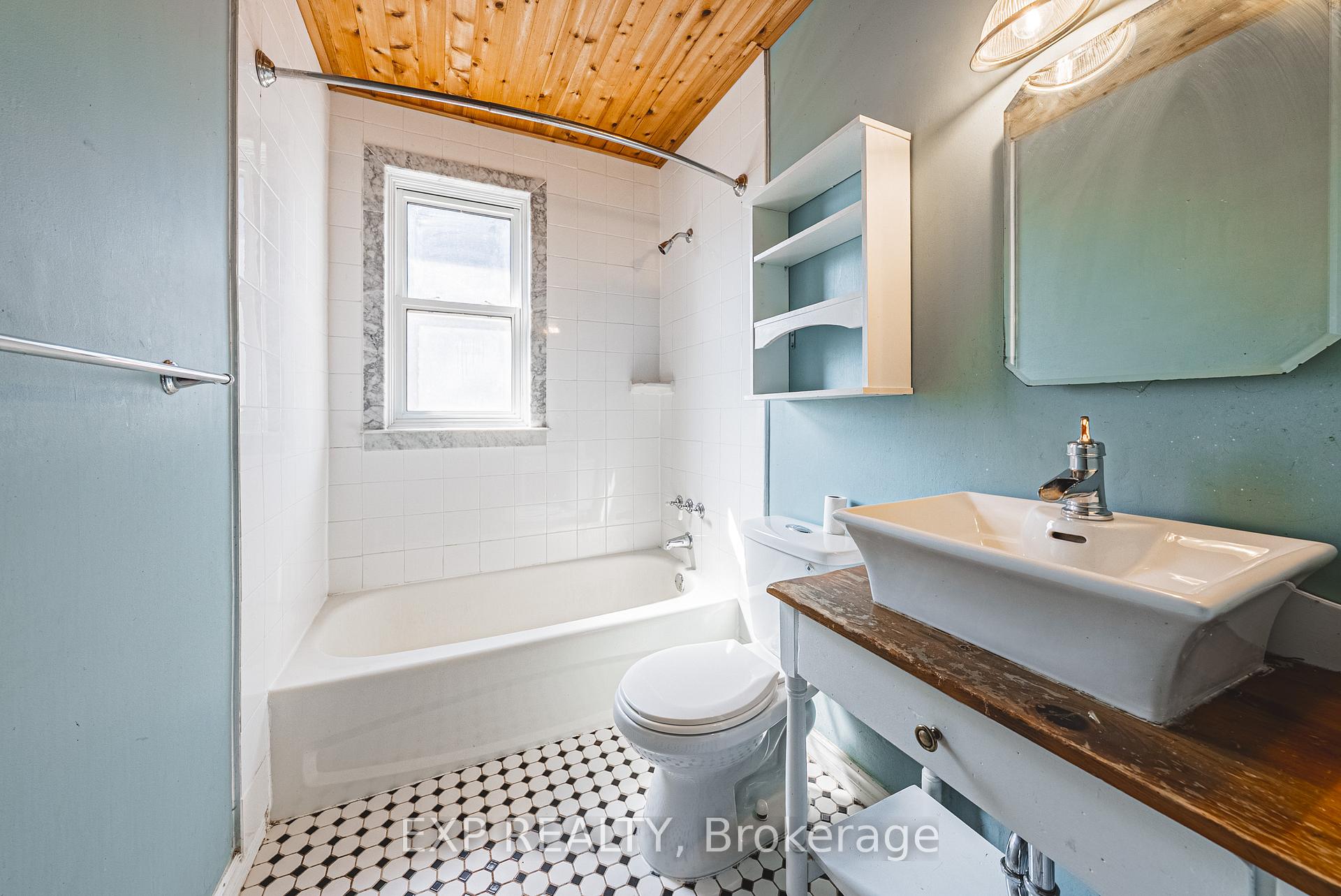 Photo 11 of 201 West 32nd Street, Hamilton, Westcliffe — HOMEH