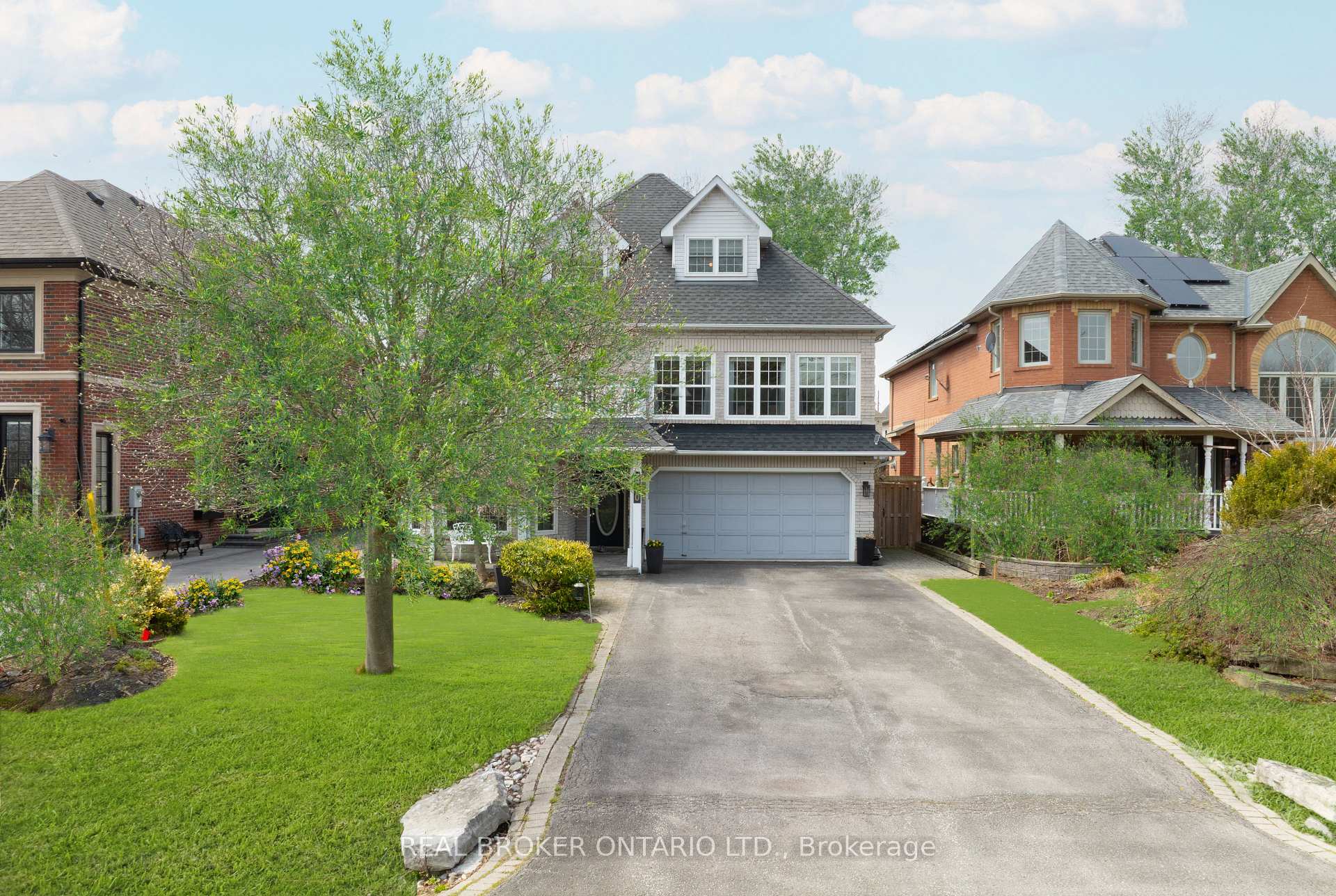 Front of 470 Poplar Avenue