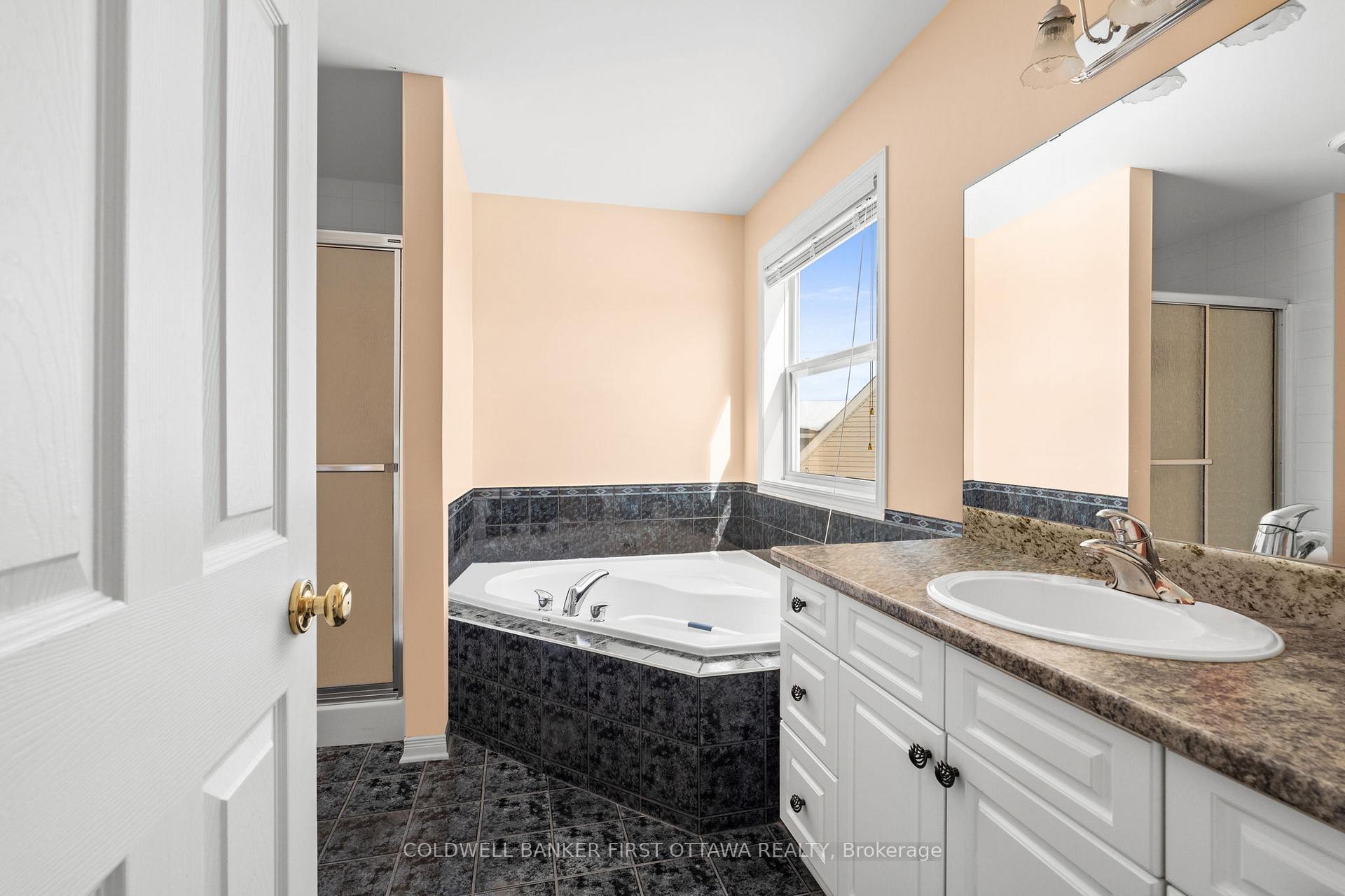 Photo 16 of 26 San Mateo Drive, Ottawa, Barrhaven - Longfields — HOMEH