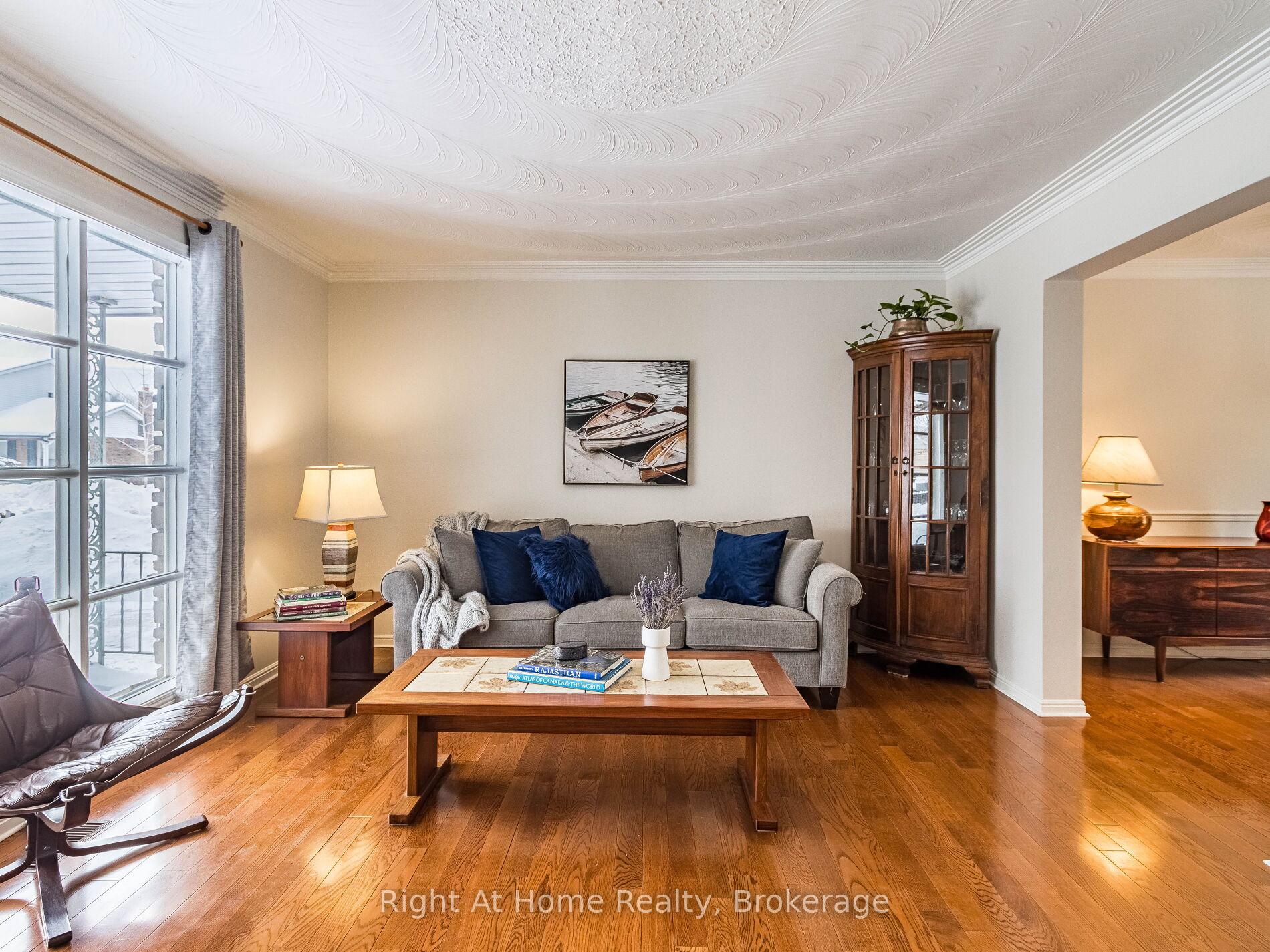 Photo 9 of 4489 Shane Court, Burlington, Shoreacres — HOMEH
