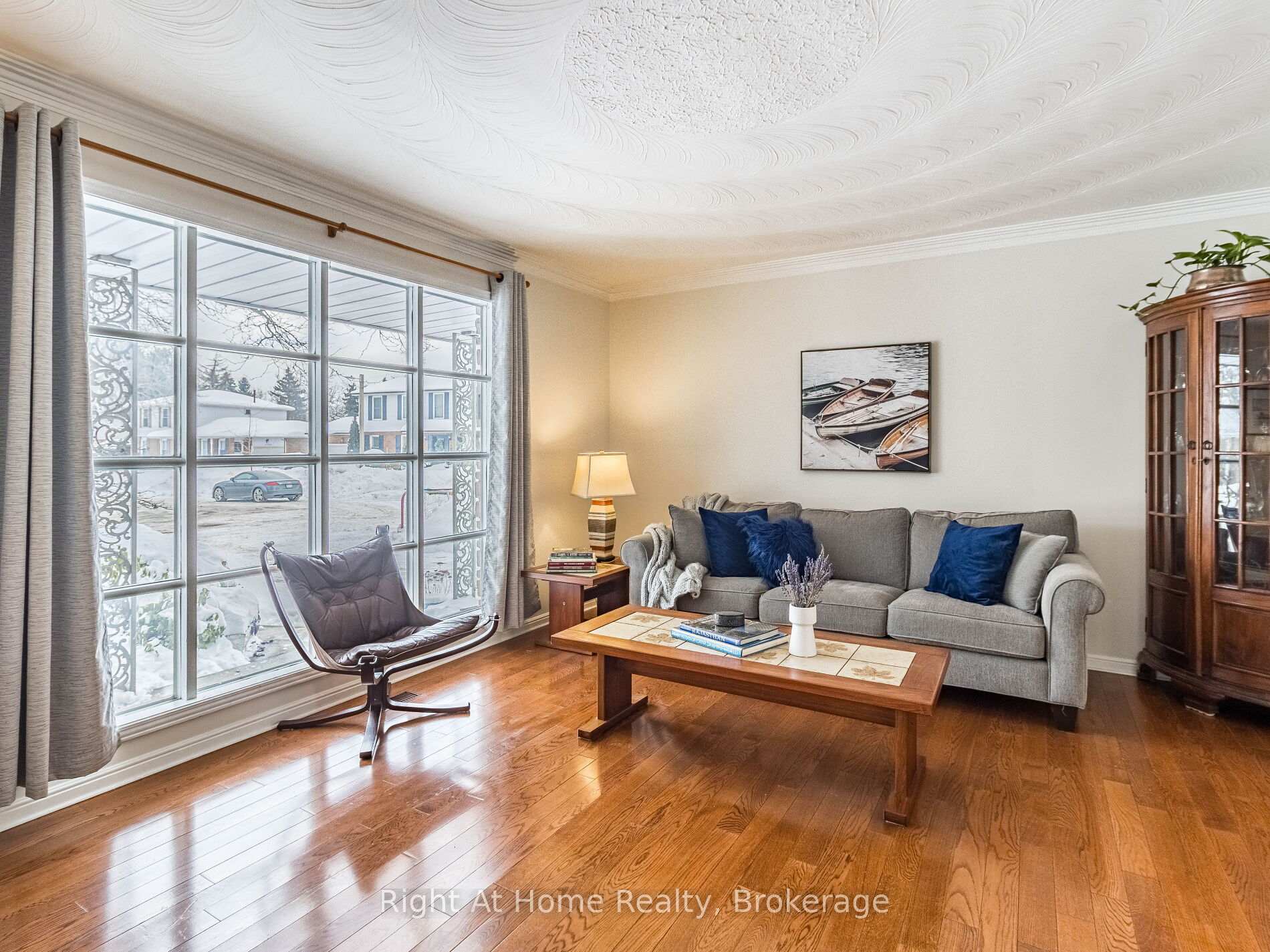Photo 10 of 4489 Shane Court, Burlington, Shoreacres — HOMEH