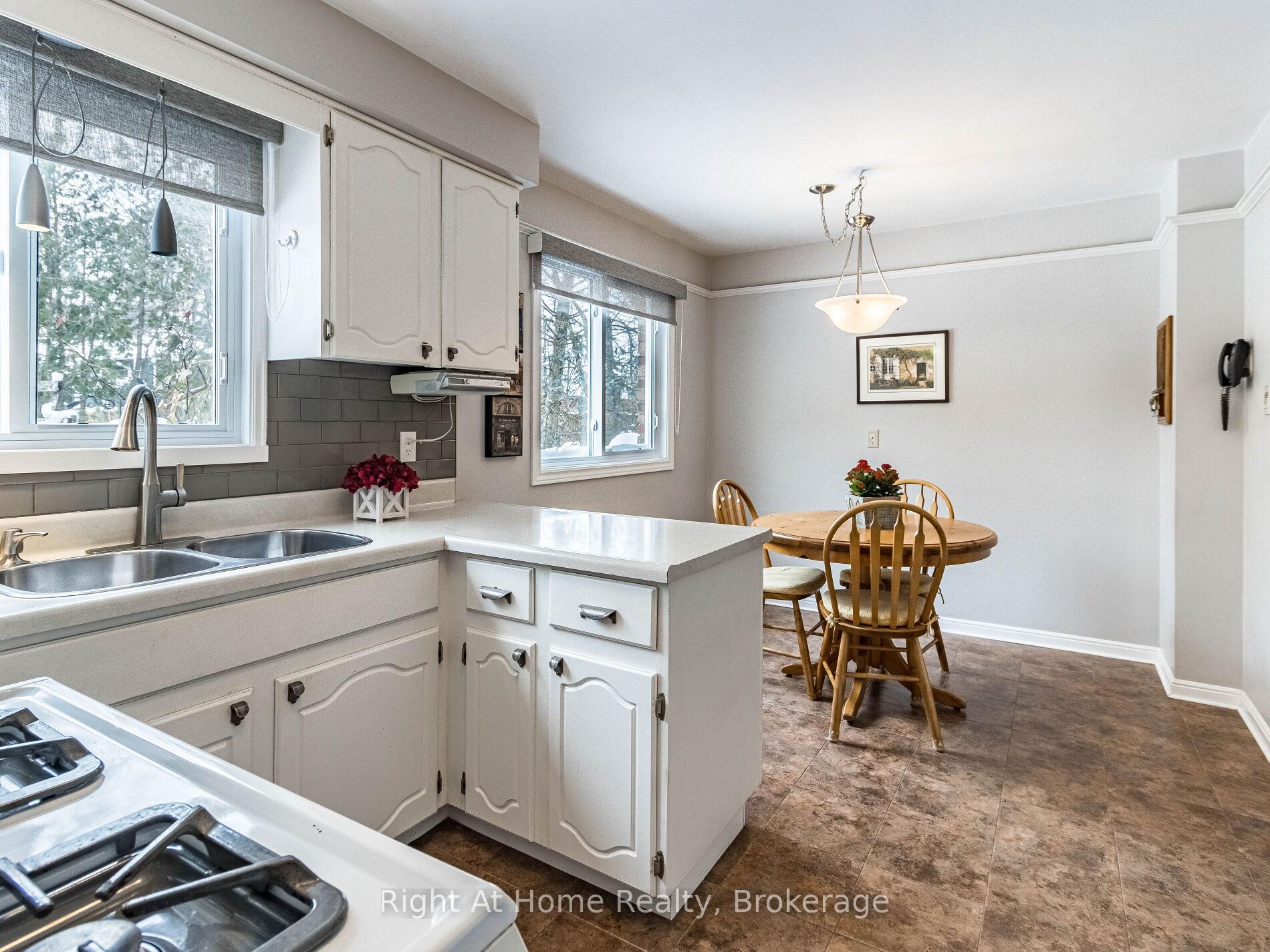 Photo 13 of 4489 Shane Court, Burlington, Shoreacres — HOMEH