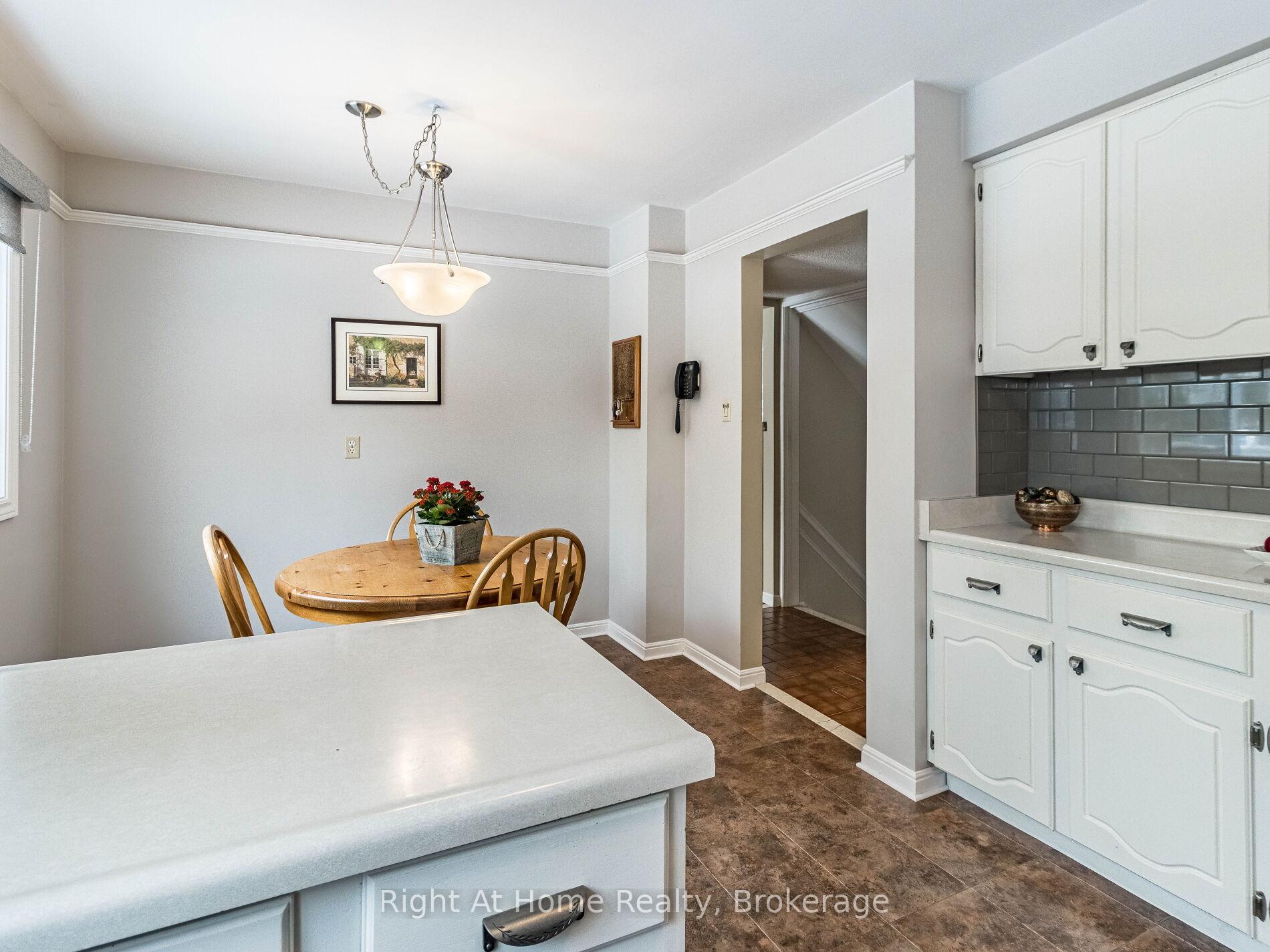 Photo 14 of 4489 Shane Court, Burlington, Shoreacres — HOMEH