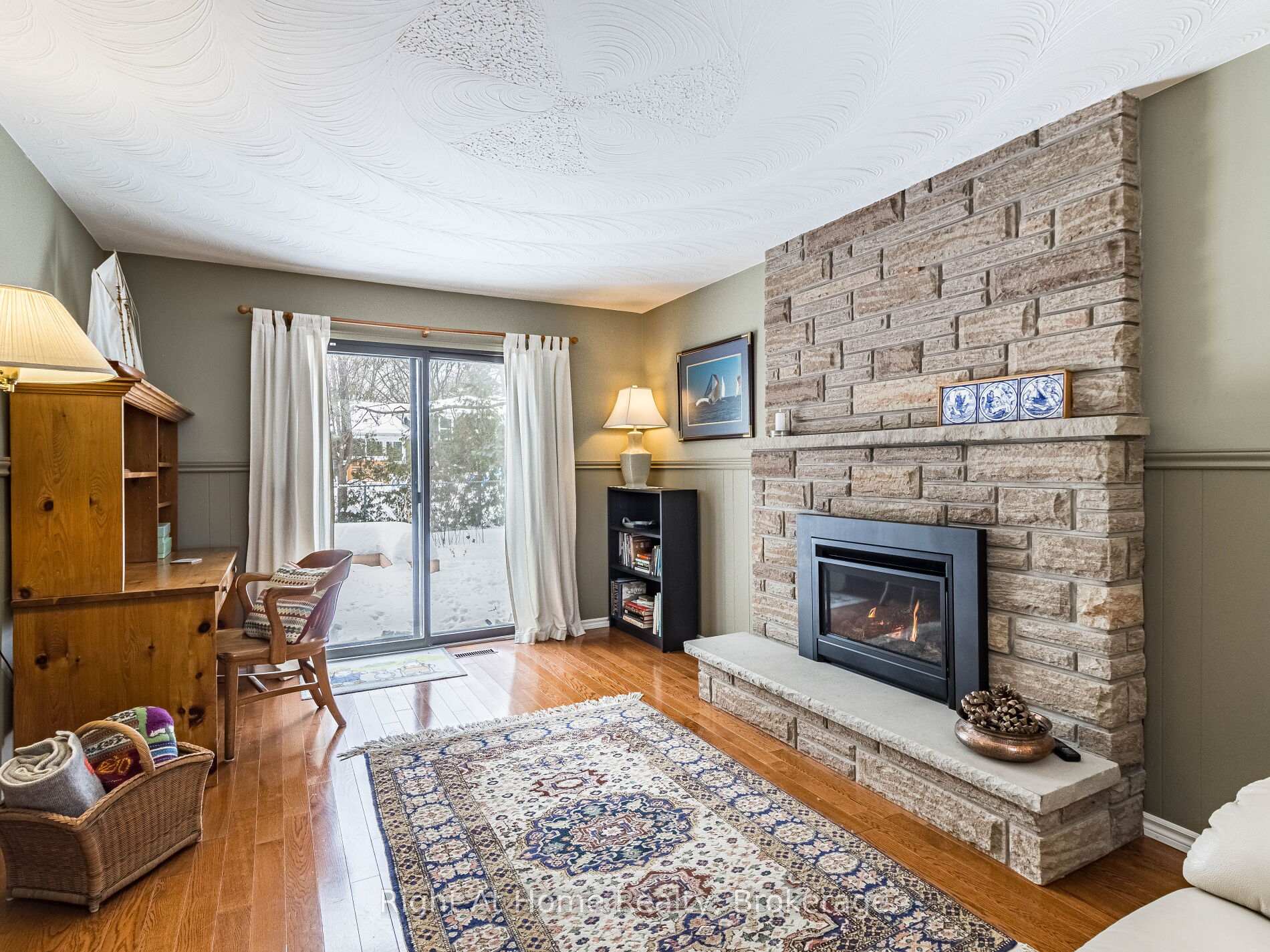Photo 21 of 4489 Shane Court, Burlington, Shoreacres — HOMEH