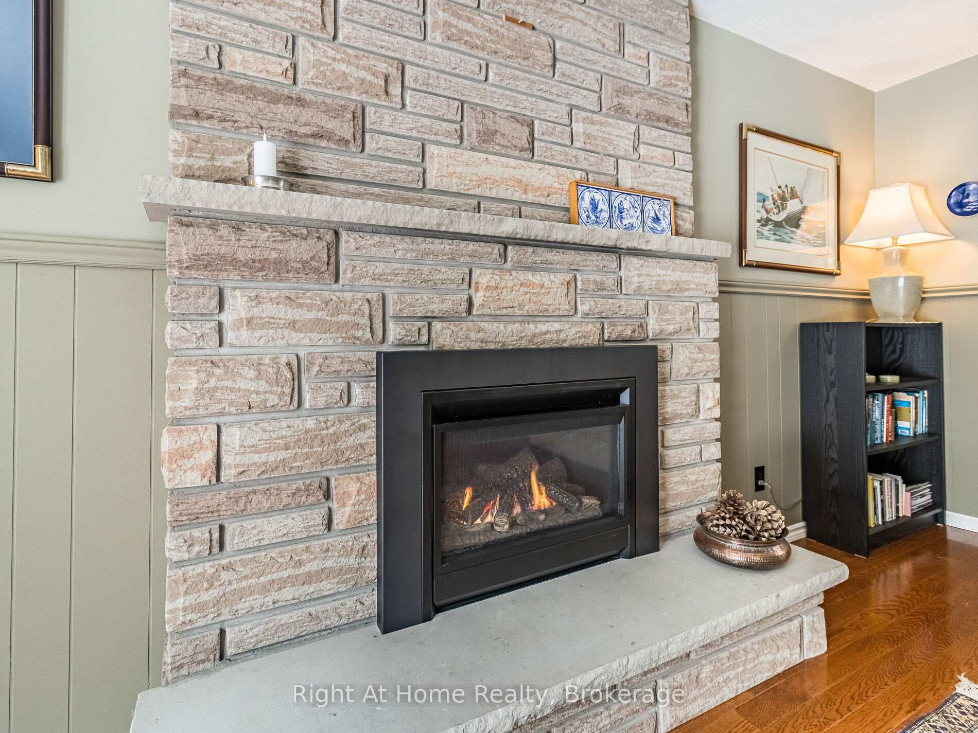 Photo 23 of 4489 Shane Court, Burlington, Shoreacres — HOMEH