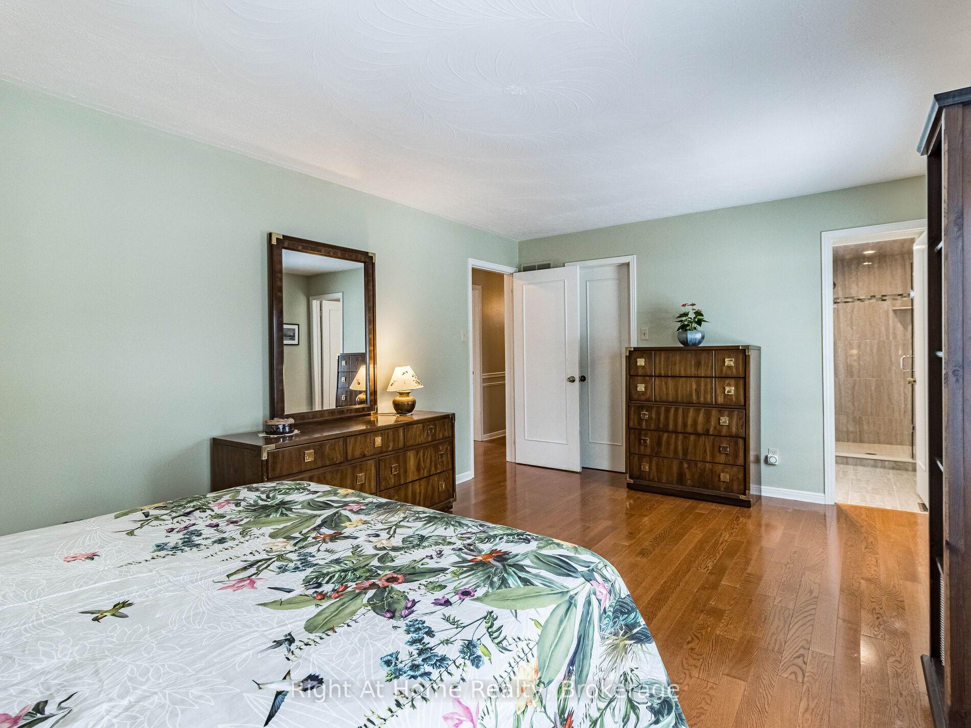 Photo 26 of 4489 Shane Court, Burlington, Shoreacres — HOMEH