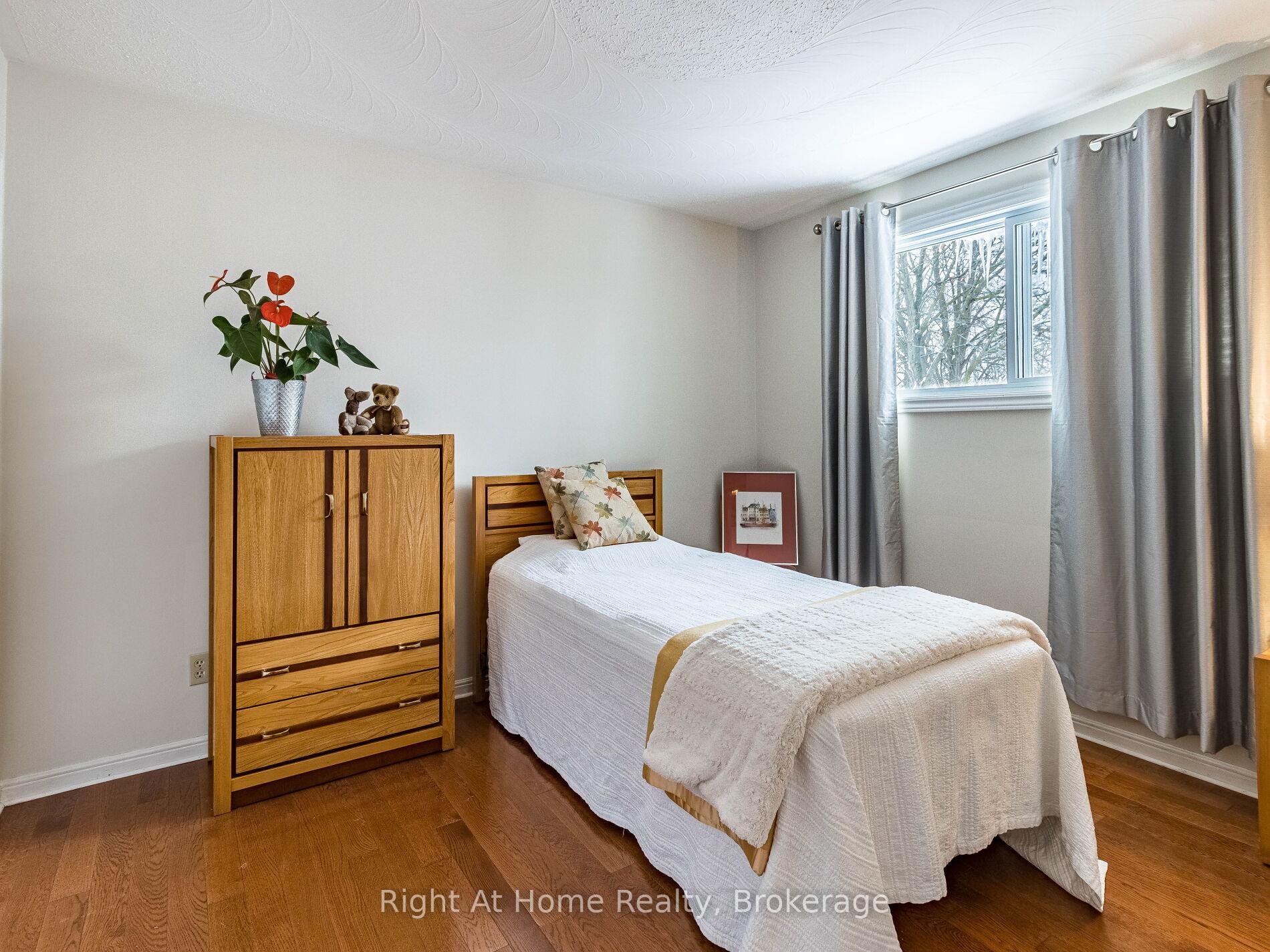 Photo 29 of 4489 Shane Court, Burlington, Shoreacres — HOMEH