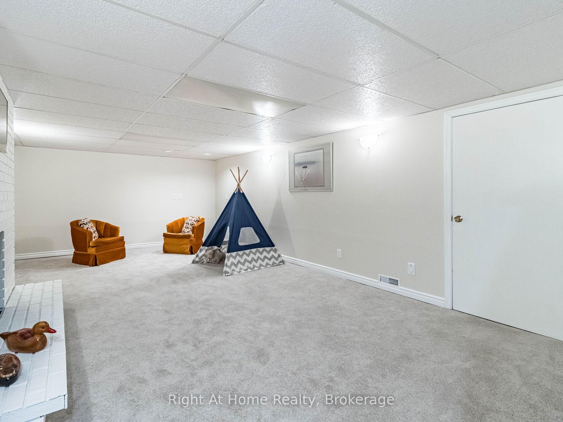 Photo 32 of 4489 Shane Court, Burlington, Shoreacres — HOMEH