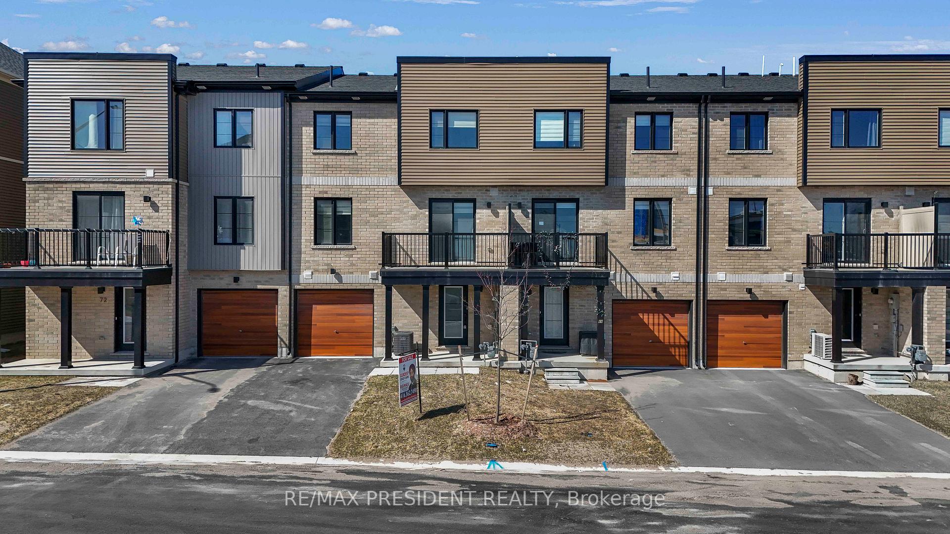 Photo 4 of 70 Pumpkin Corner Crescent, Barrie, Rural Barrie Southeast — HOMEH