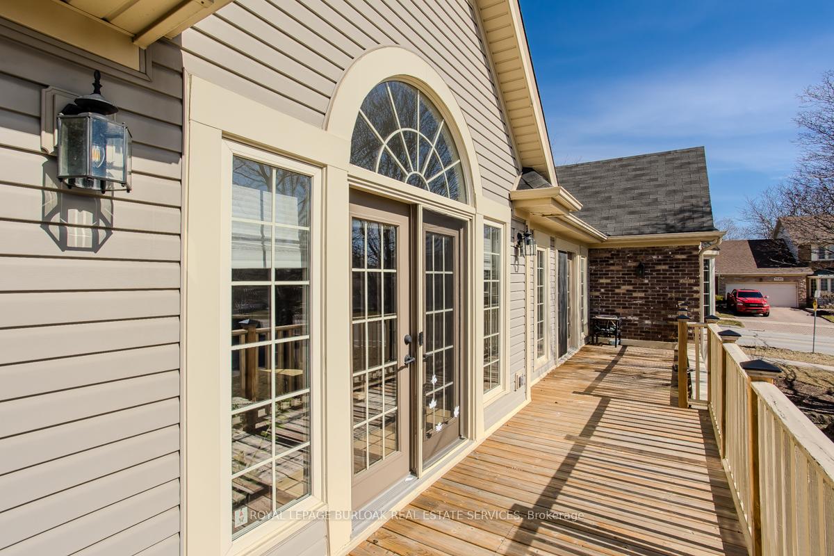 Photo 14 of 2031 Foster Court, Burlington, Brant Hills — HOMEH