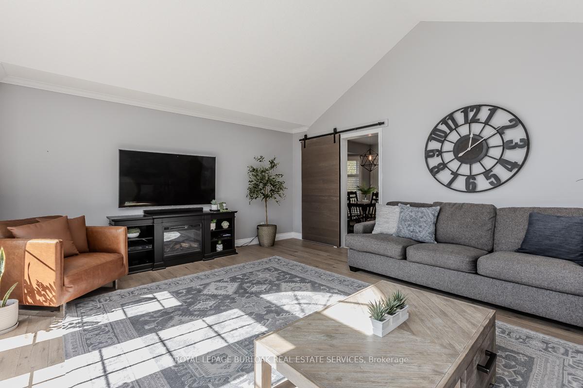 Photo 18 of 2031 Foster Court, Burlington, Brant Hills — HOMEH