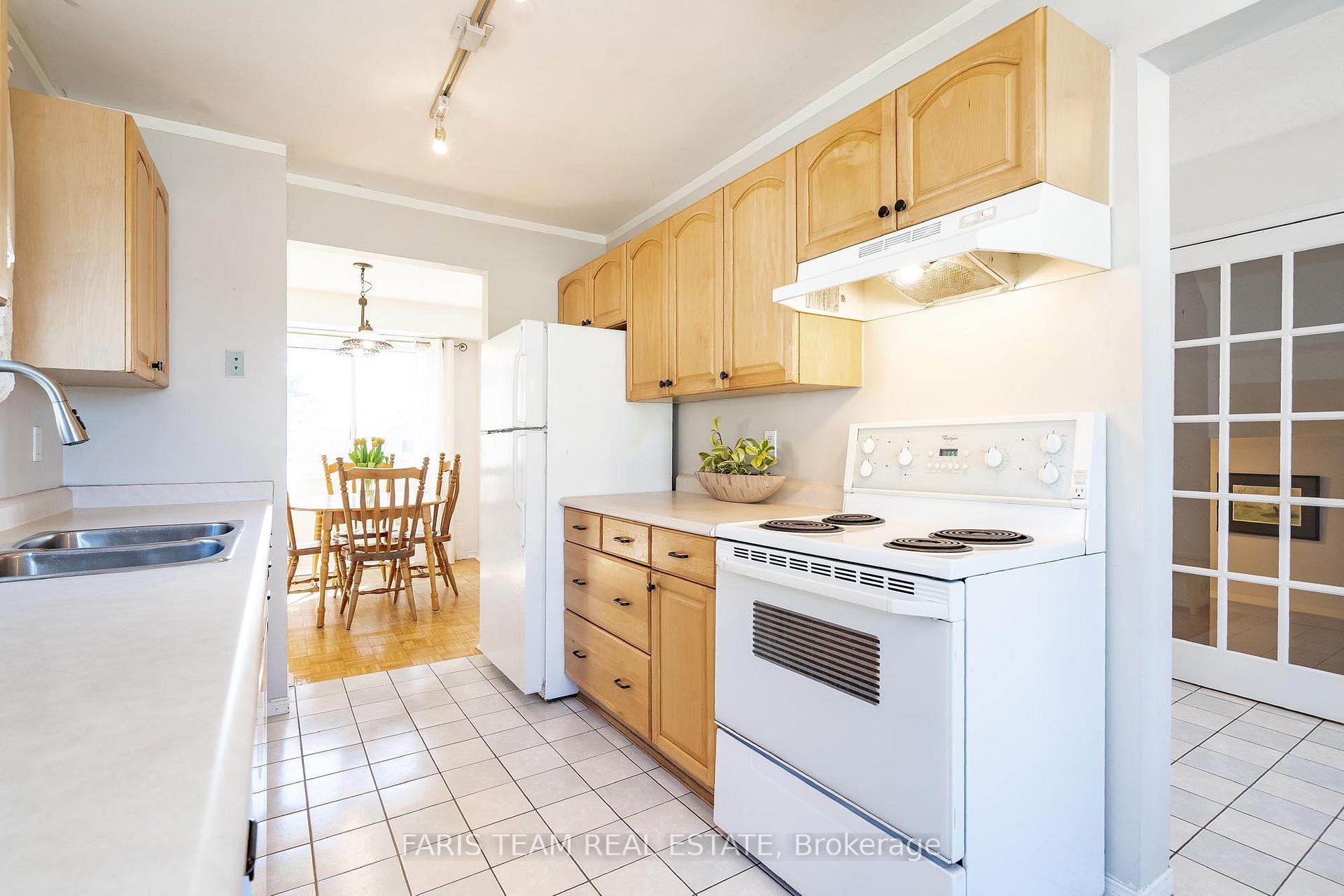 Photo 4 of 19 Knicely Road, Barrie, Painswick North — HOMEH