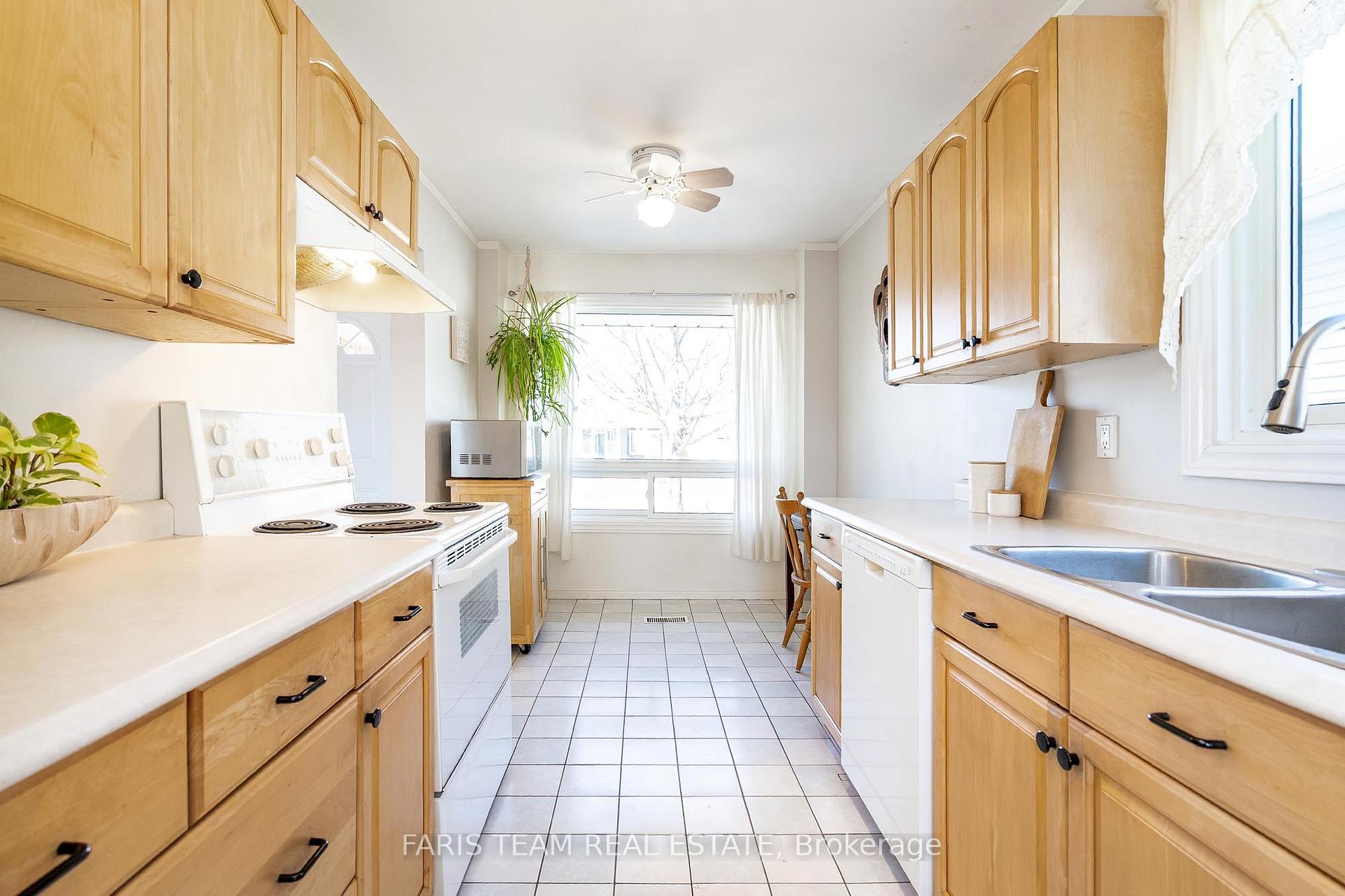 Photo 5 of 19 Knicely Road, Barrie, Painswick North — HOMEH