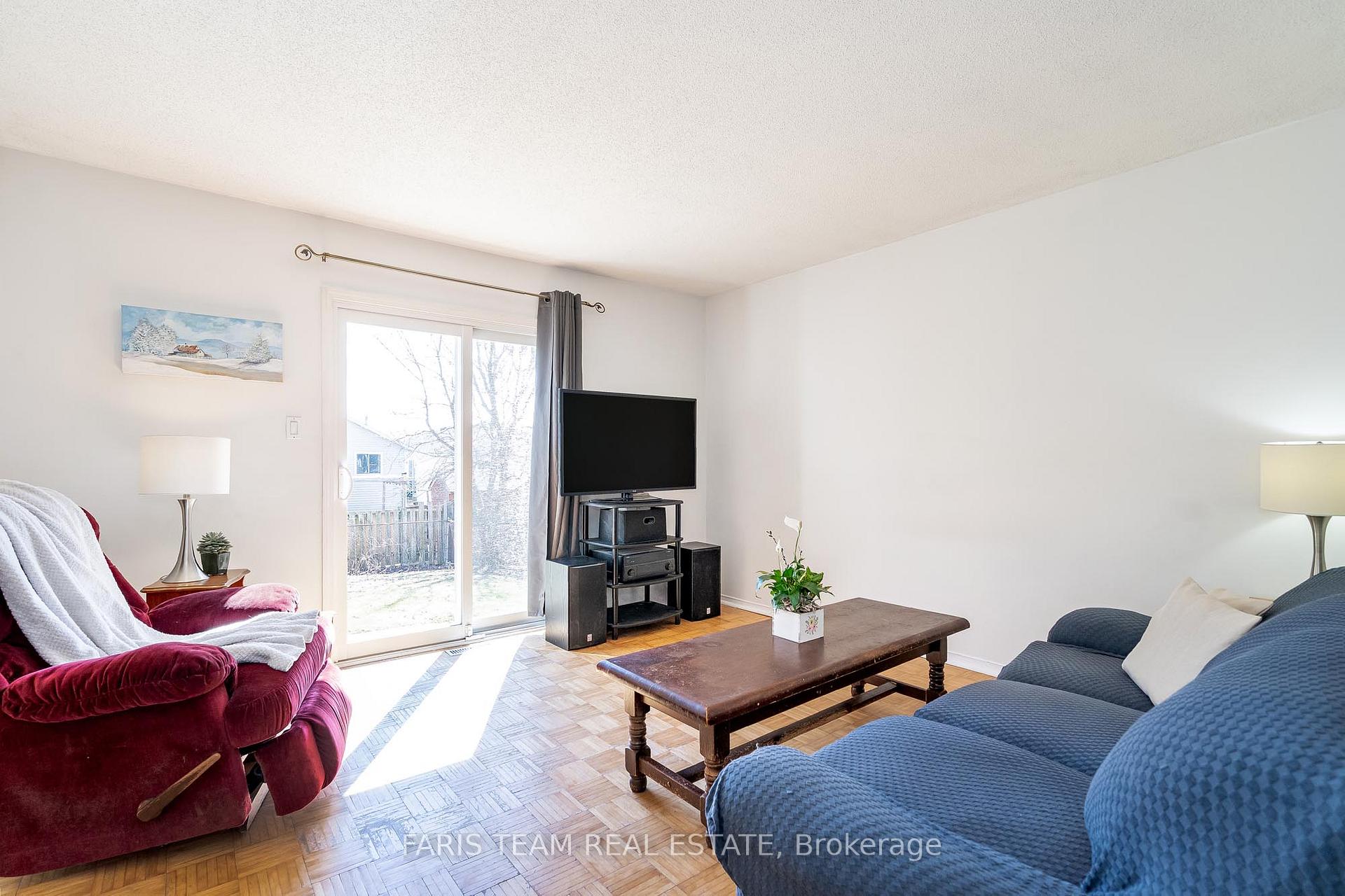 Photo 7 of 19 Knicely Road, Barrie, Painswick North — HOMEH