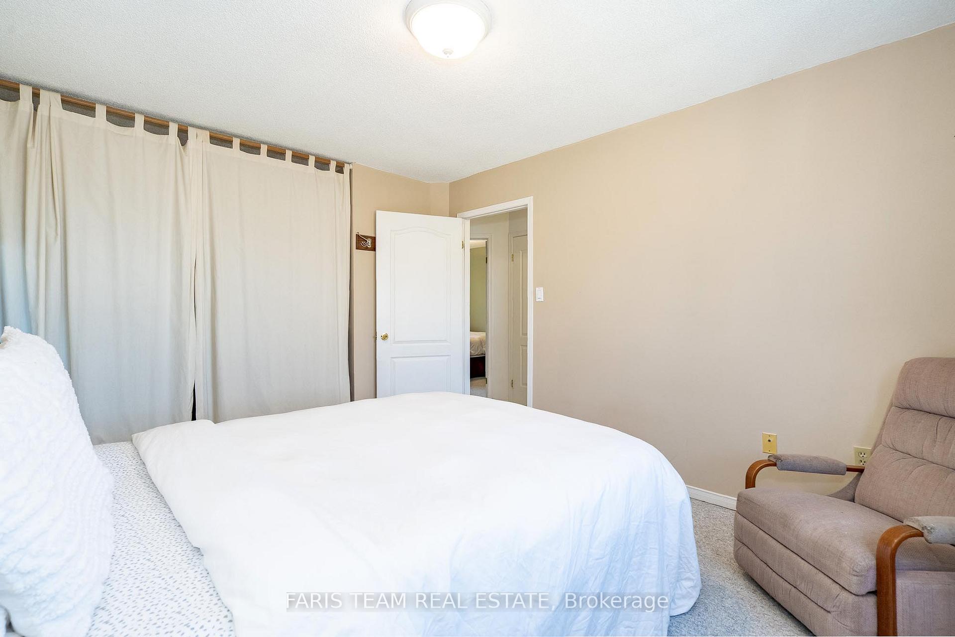 Photo 10 of 19 Knicely Road, Barrie, Painswick North — HOMEH