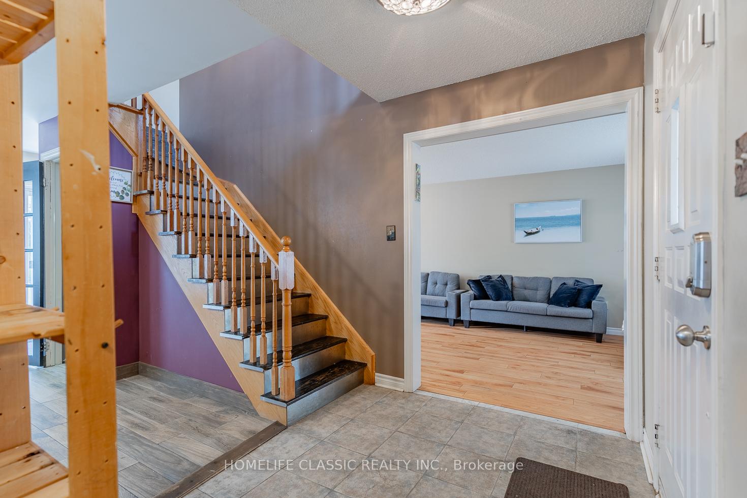 Photo 3 of 256 Johnson Street, Barrie, Georgian Drive — HOMEH