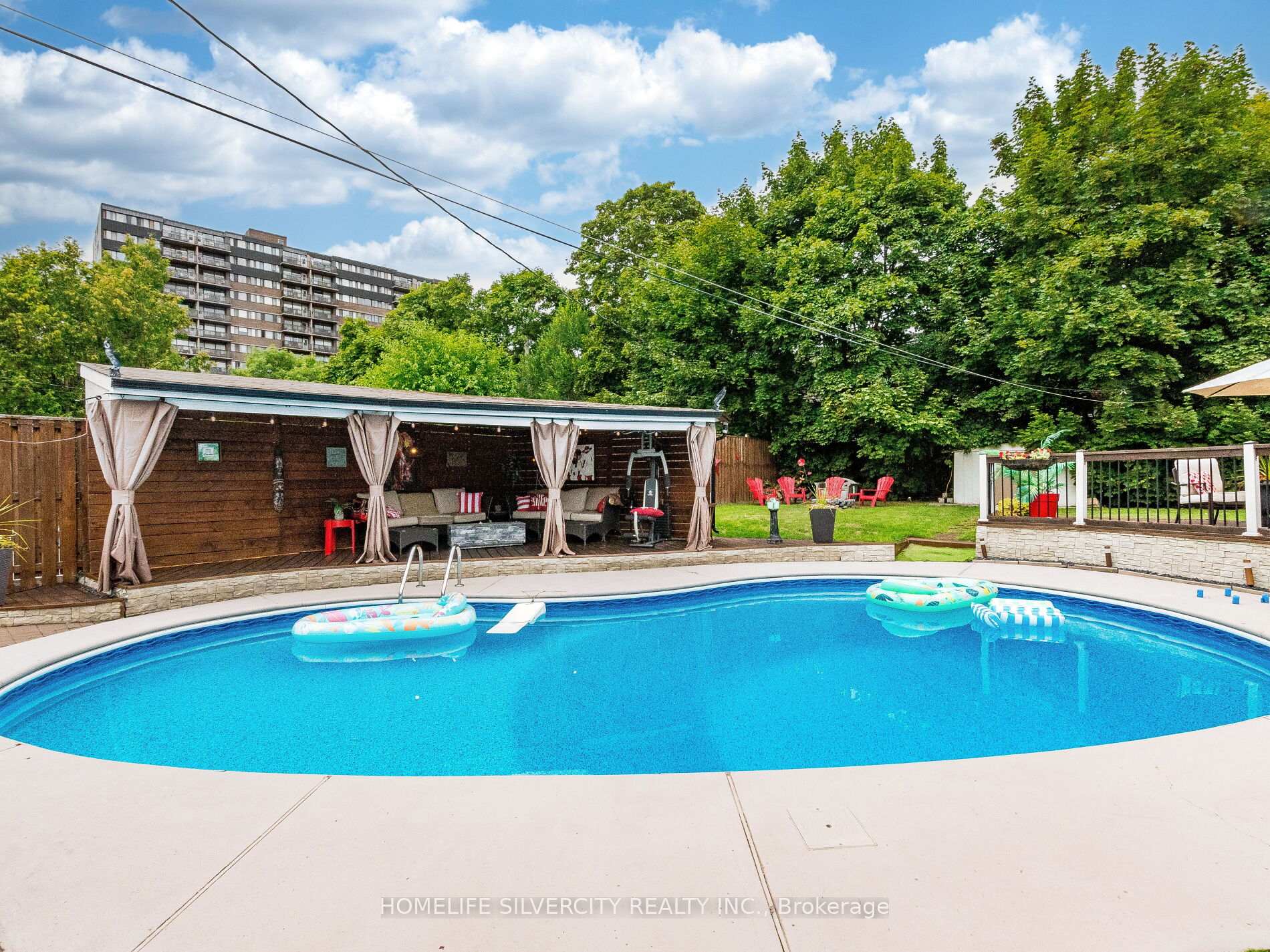 Photo 1 of 108 Brookland Drive, Brampton, Avondale — HOMEH