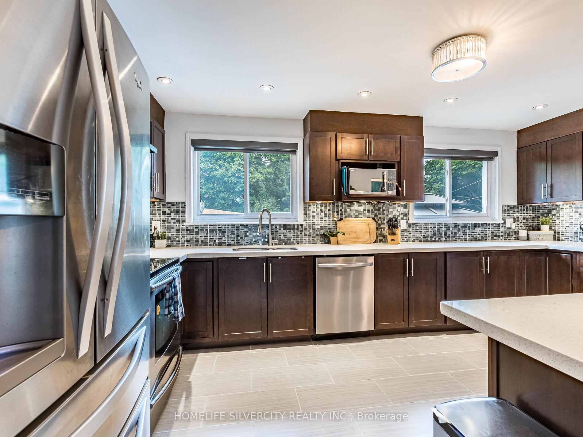 Photo 21 of 108 Brookland Drive, Brampton, Avondale — HOMEH