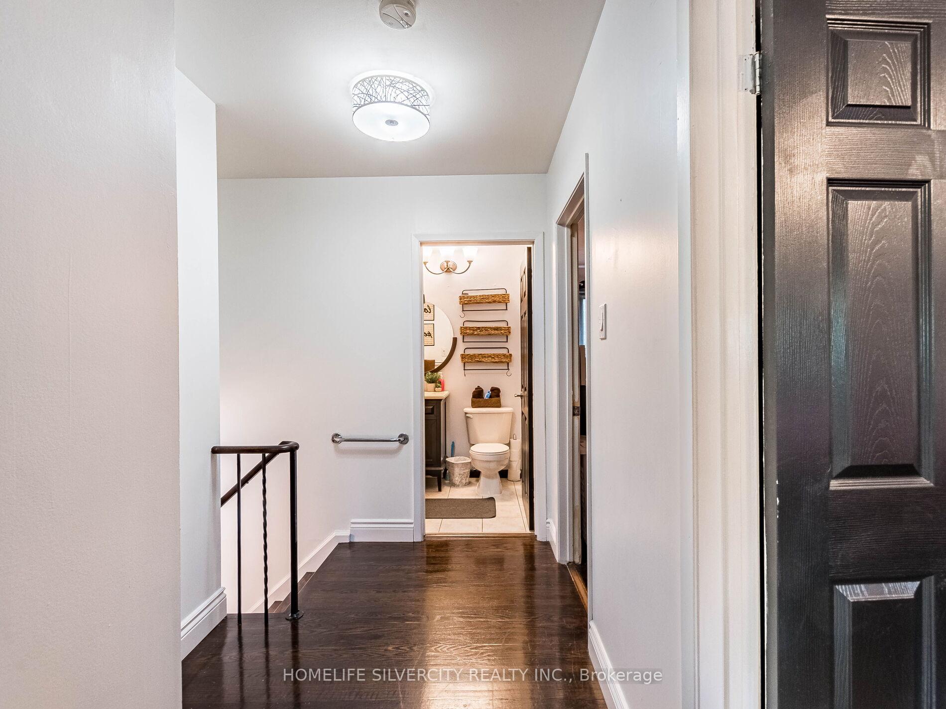Photo 7 of 108 Brookland Drive, Brampton, Avondale — HOMEH