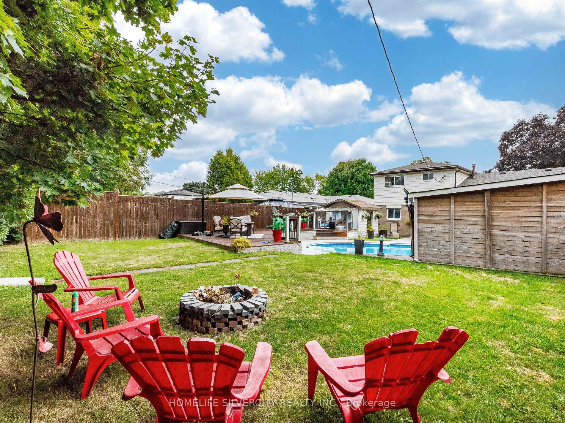Photo 22 of 108 Brookland Drive, Brampton, Avondale — HOMEH
