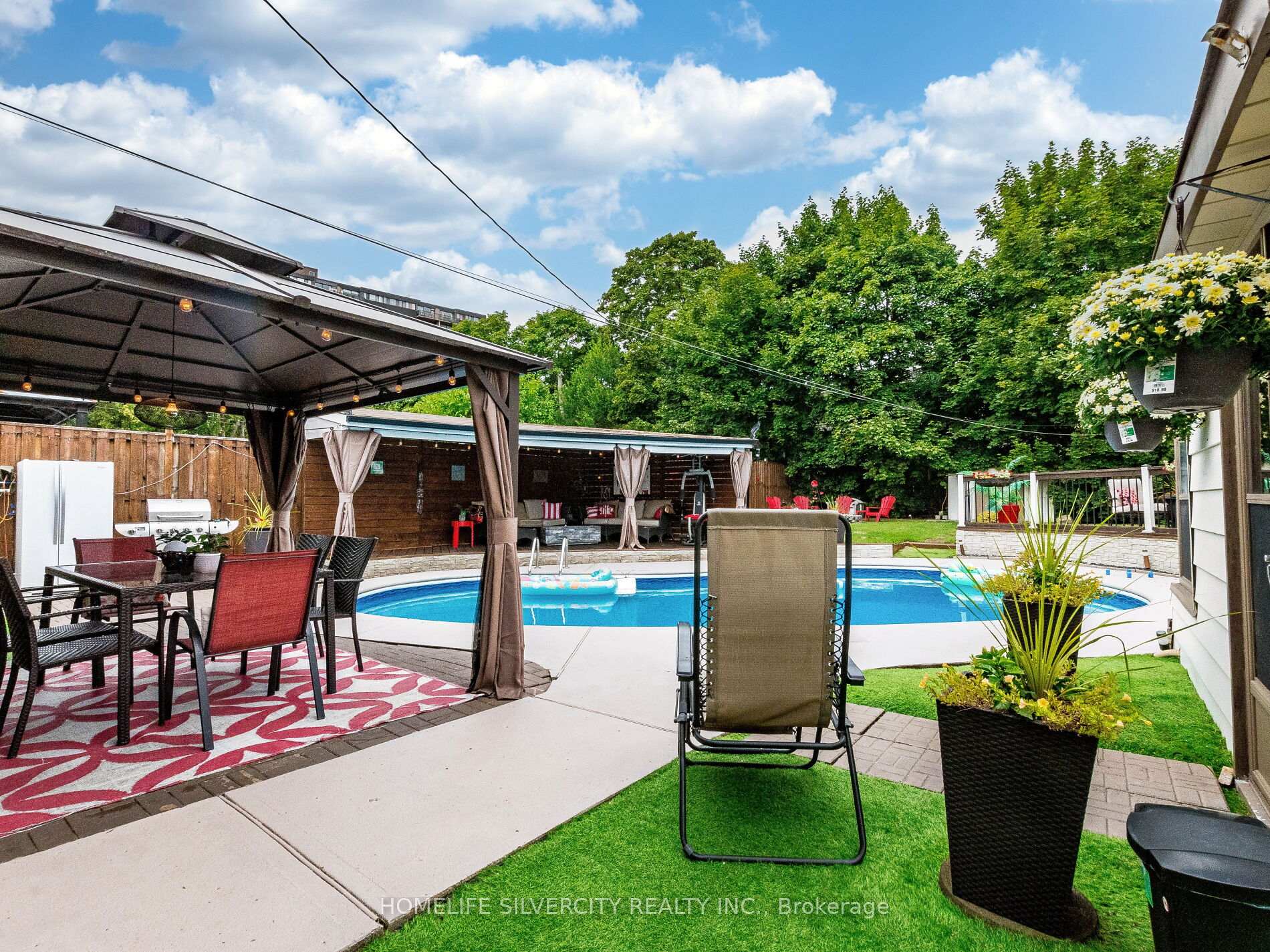 Photo 26 of 108 Brookland Drive, Brampton, Avondale — HOMEH