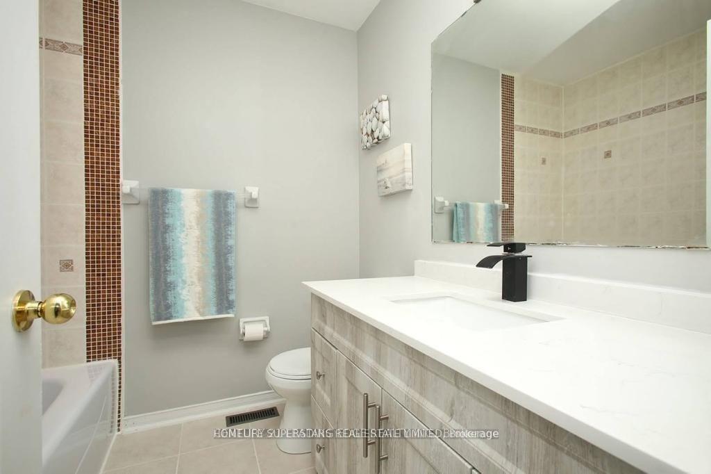 Photo 11 of 52 Oban Road, Brampton, Fletcher's Creek South — HOMEH