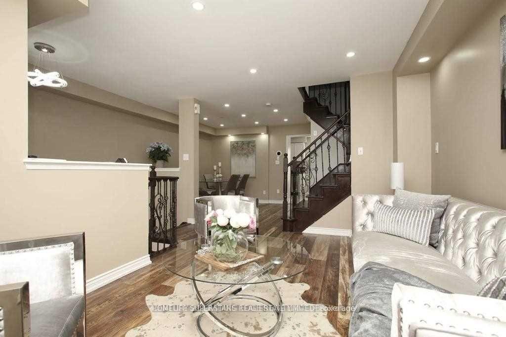 Photo 5 of 52 Oban Road, Brampton, Fletcher's Creek South — HOMEH
