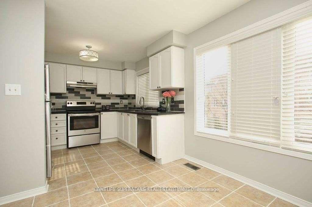 Photo 8 of 52 Oban Road, Brampton, Fletcher's Creek South — HOMEH