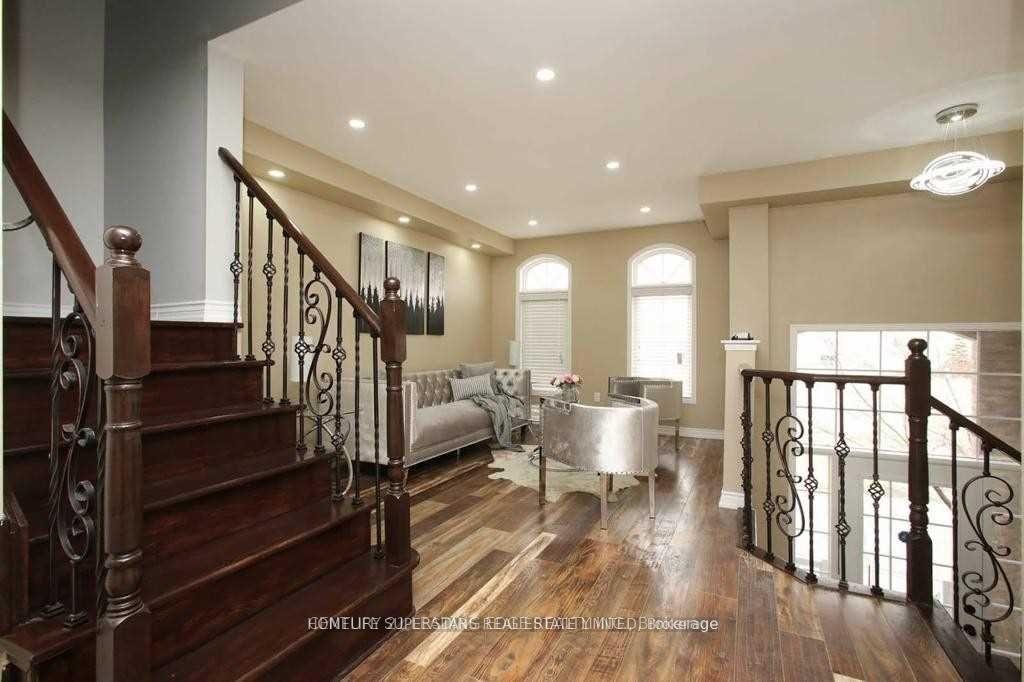 Photo 7 of 52 Oban Road, Brampton, Fletcher's Creek South — HOMEH