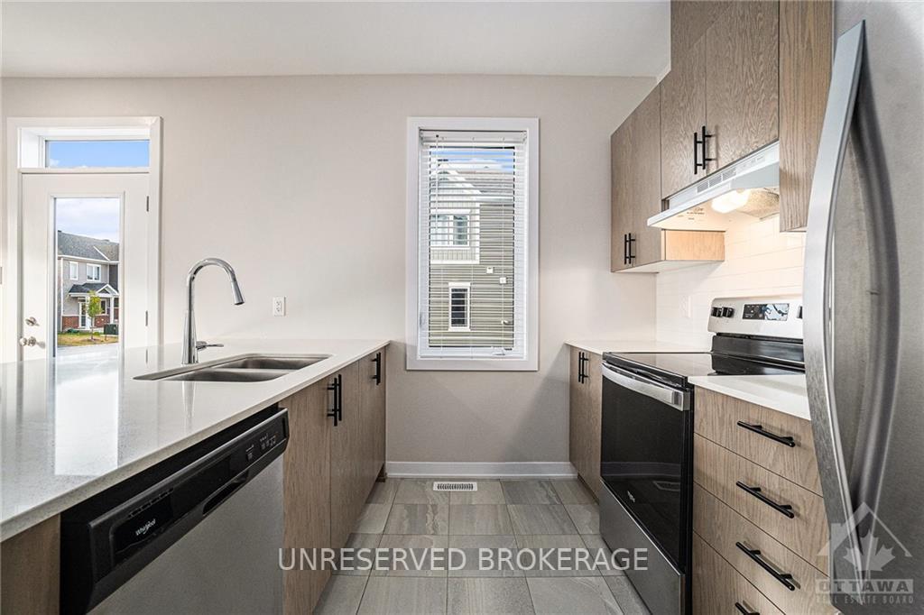 Photo 5 of 4156 Obsidian Street, Ottawa, Barrhaven - Half Moon Bay — HOMEH
