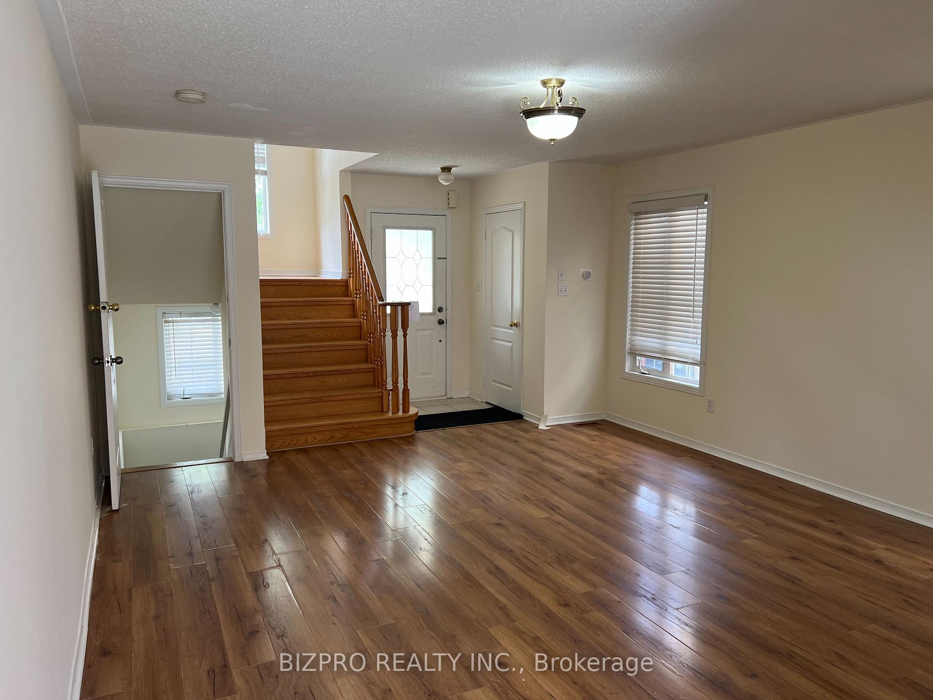 Photo 3 of 3 Wyoming Trail, Brampton, Sandringham-Wellington — HOMEH