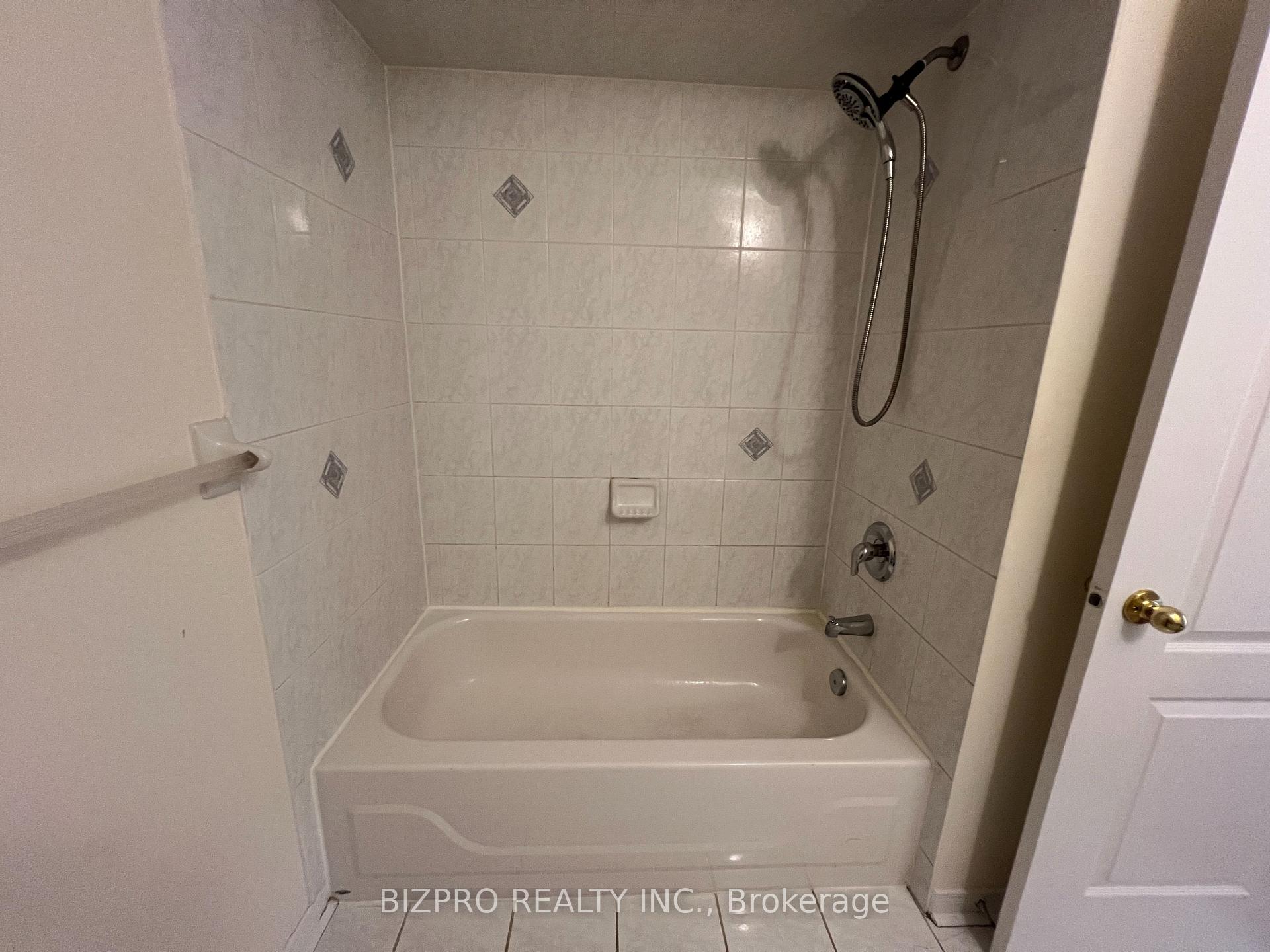 Photo 8 of 3 Wyoming Trail, Brampton, Sandringham-Wellington — HOMEH