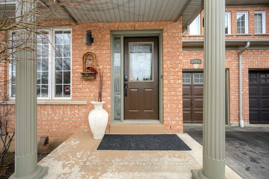 Photo 2 of 604 Julia Avenue, Burlington, Appleby — HOMEH