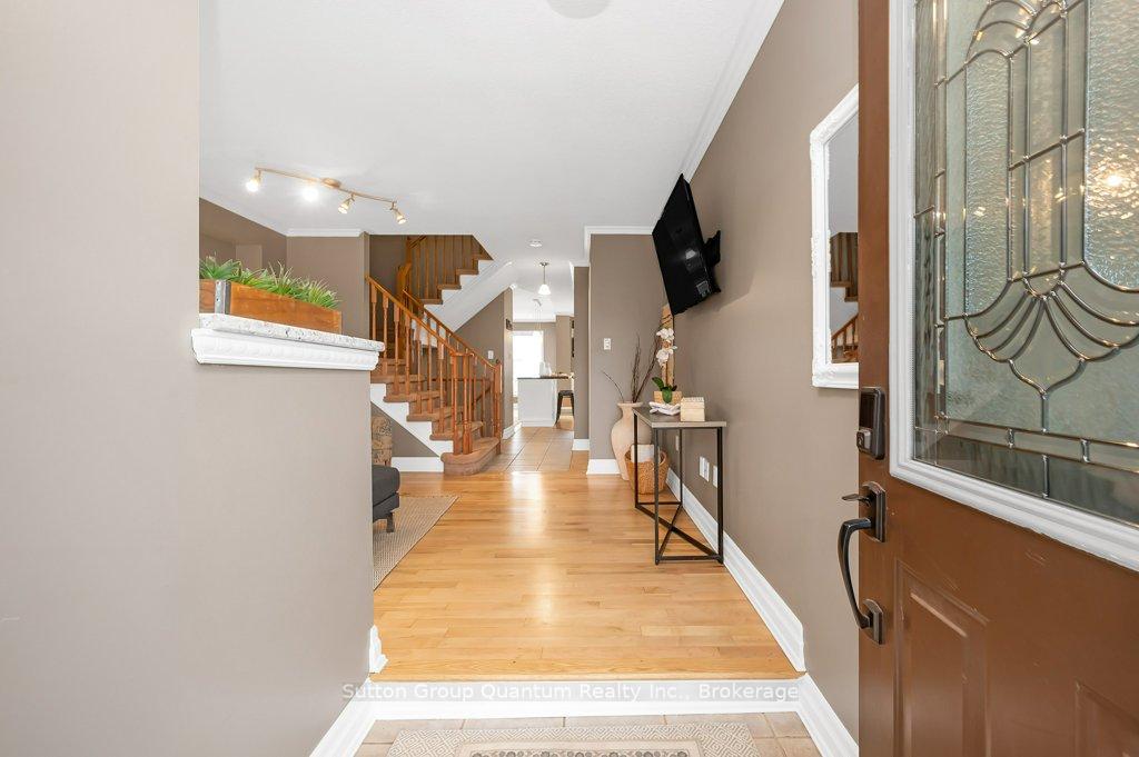 Photo 3 of 604 Julia Avenue, Burlington, Appleby — HOMEH