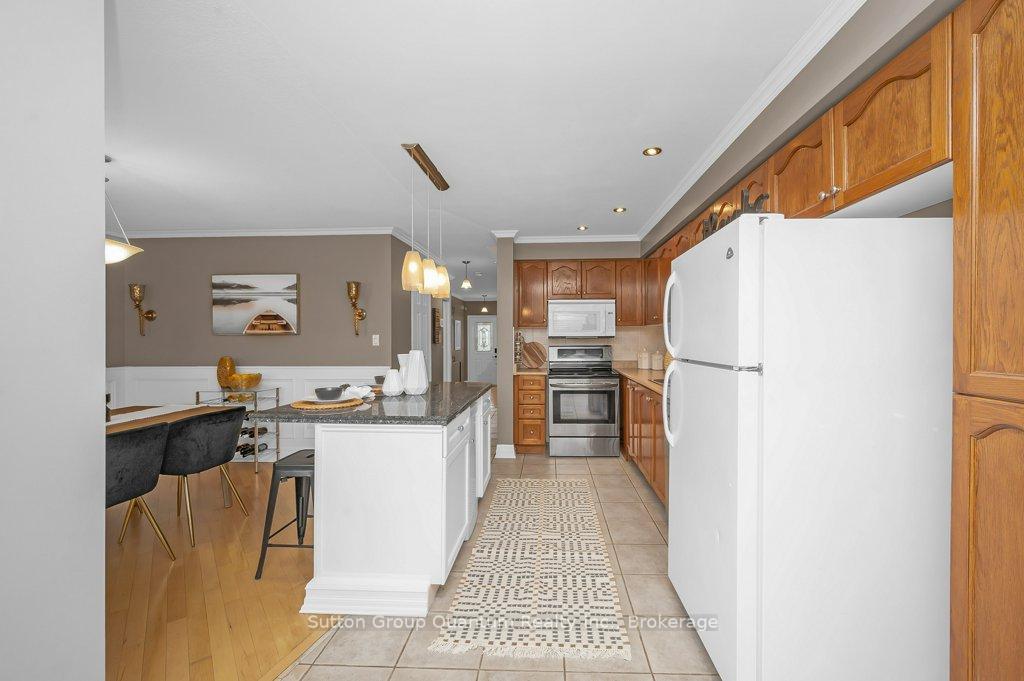 Photo 11 of 604 Julia Avenue, Burlington, Appleby — HOMEH