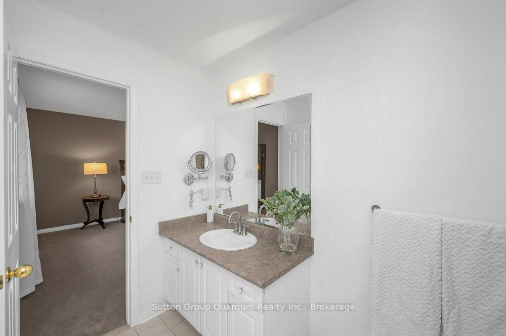 Photo 17 of 604 Julia Avenue, Burlington, Appleby — HOMEH