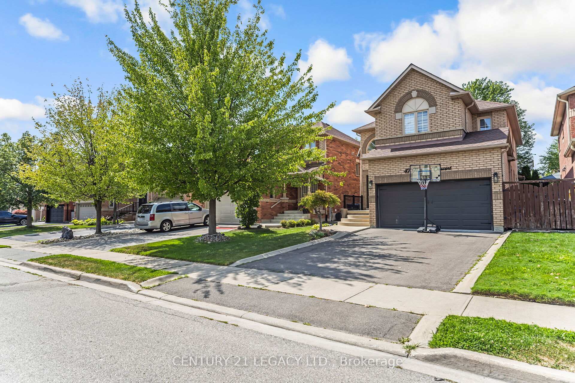 Photo 3 of 47 National Crescent, Brampton, Snelgrove — HOMEH