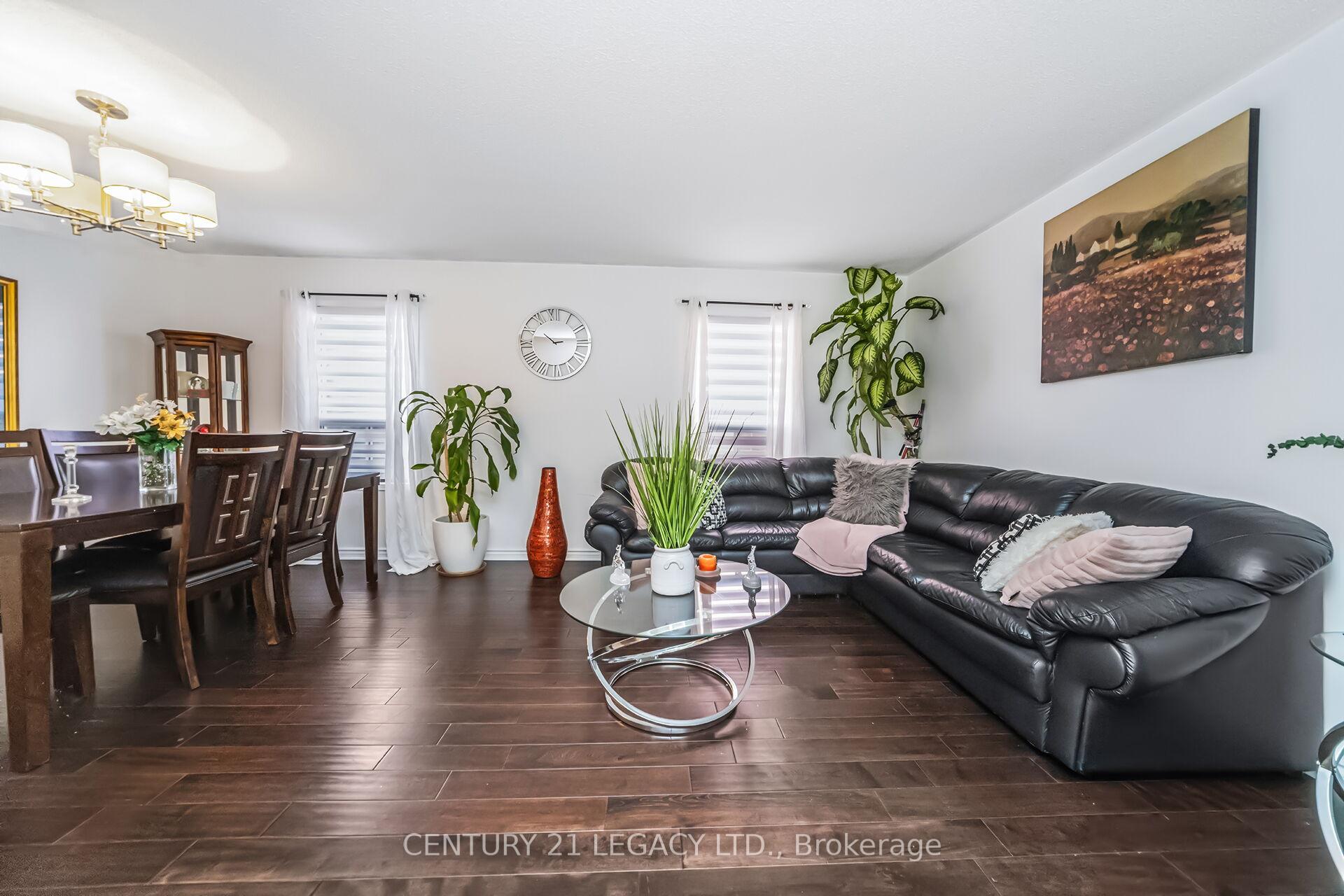 Photo 9 of 47 National Crescent, Brampton, Snelgrove — HOMEH