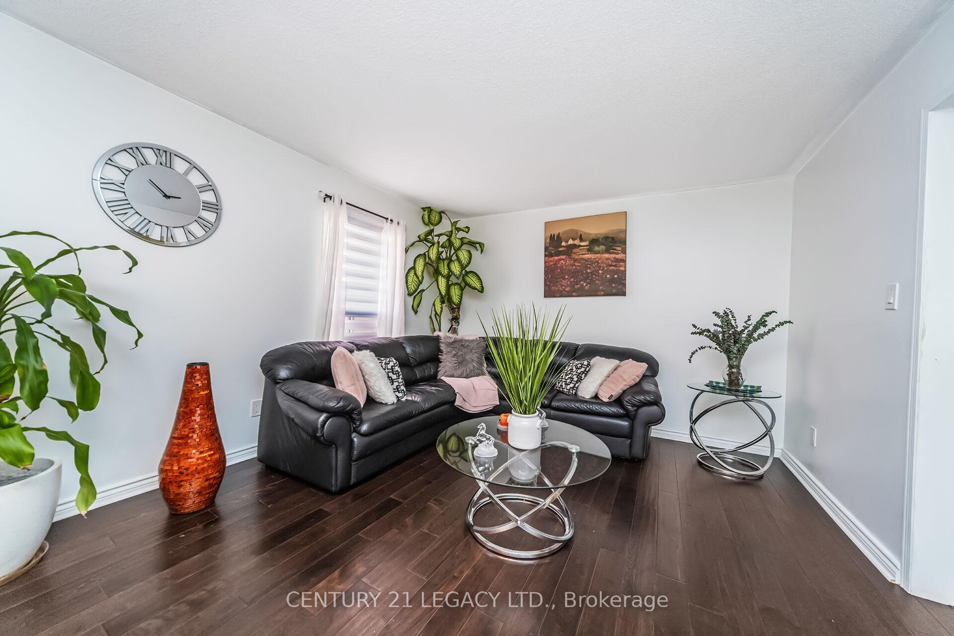Photo 35 of 47 National Crescent, Brampton, Snelgrove — HOMEH