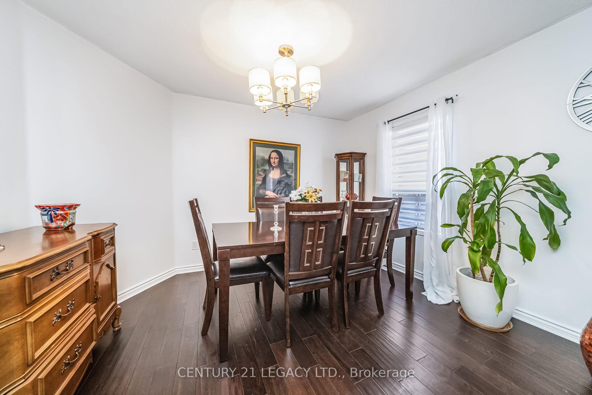 Photo 16 of 47 National Crescent, Brampton, Snelgrove — HOMEH
