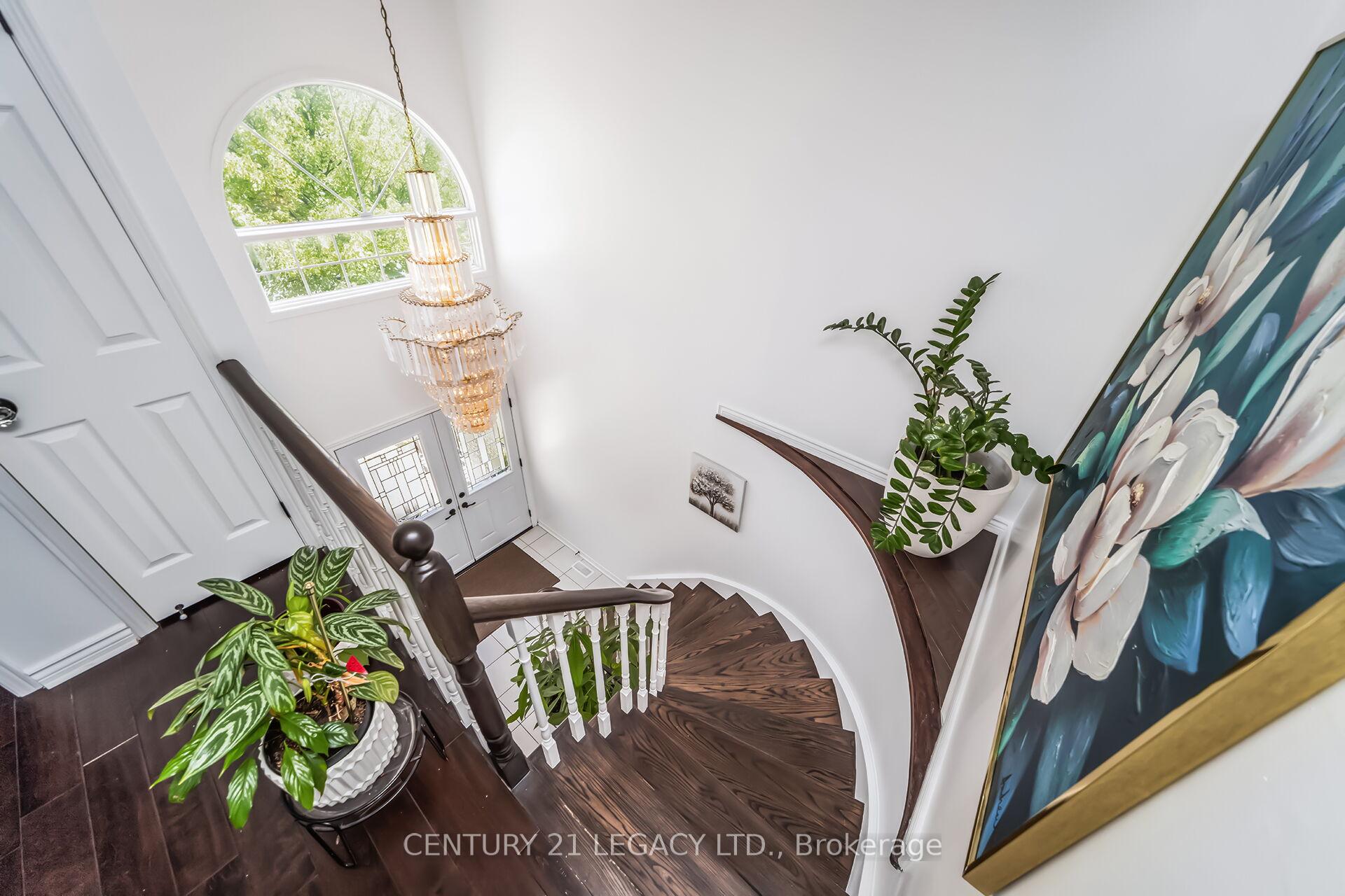 Photo 10 of 47 National Crescent, Brampton, Snelgrove — HOMEH