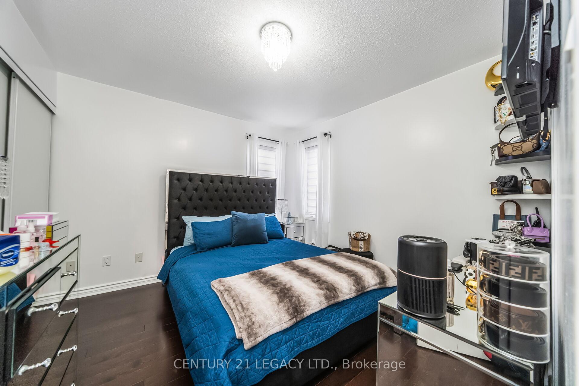 Photo 20 of 47 National Crescent, Brampton, Snelgrove — HOMEH