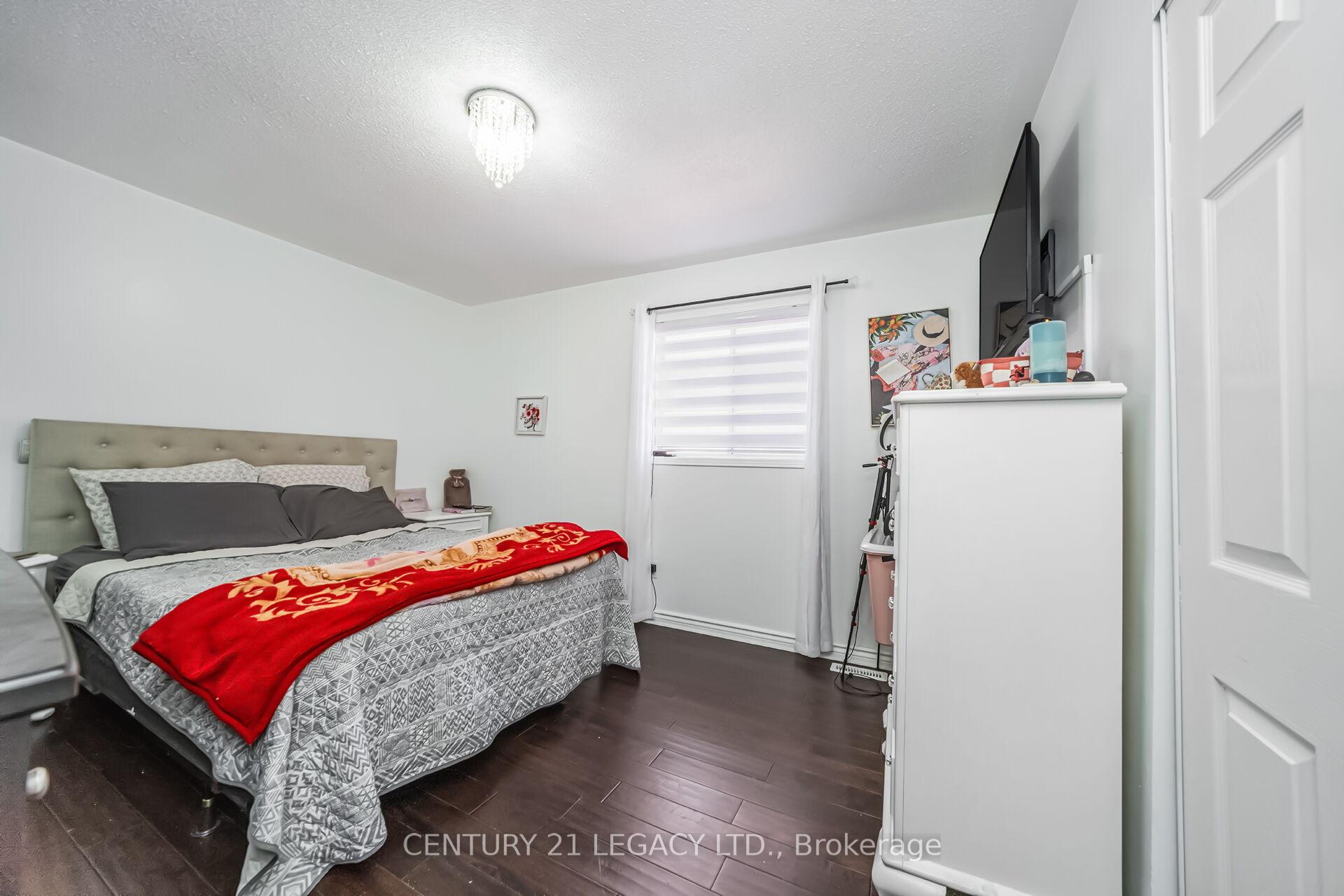 Photo 12 of 47 National Crescent, Brampton, Snelgrove — HOMEH