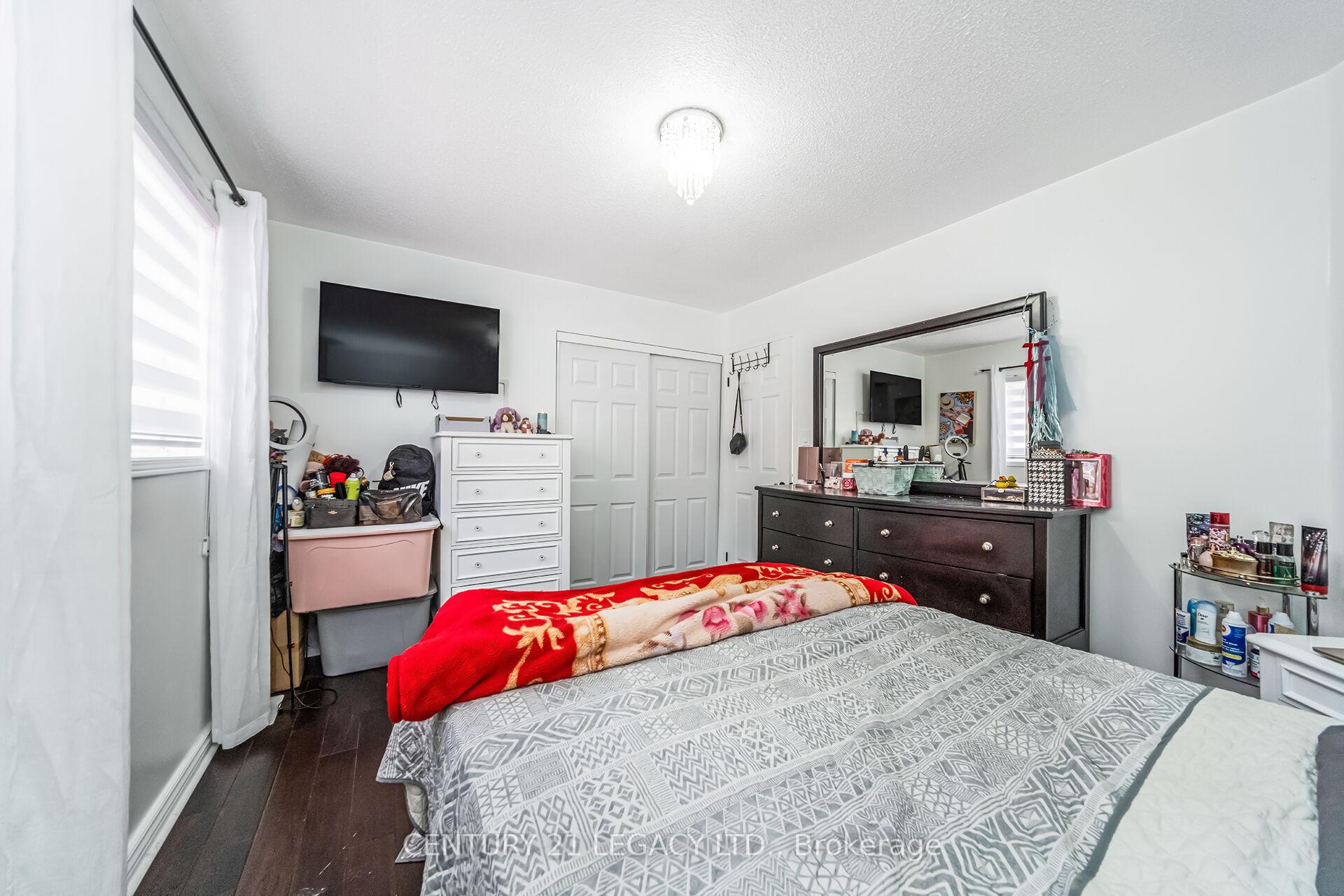 Photo 14 of 47 National Crescent, Brampton, Snelgrove — HOMEH