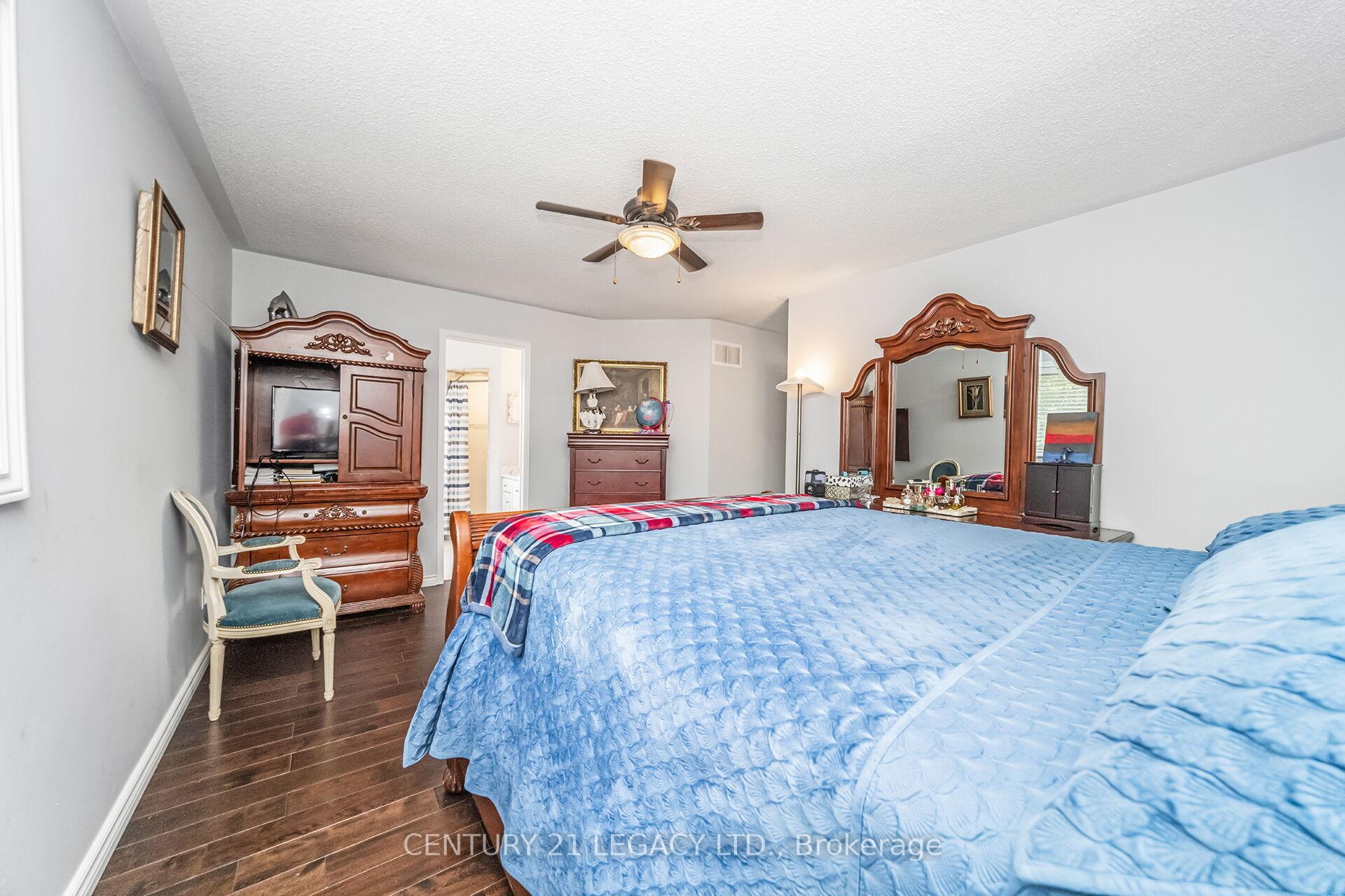 Photo 34 of 47 National Crescent, Brampton, Snelgrove — HOMEH