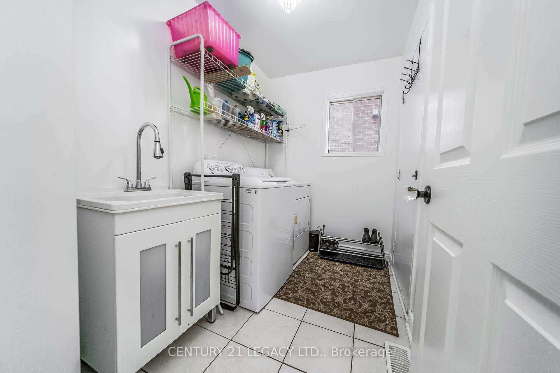 Photo 22 of 47 National Crescent, Brampton, Snelgrove — HOMEH