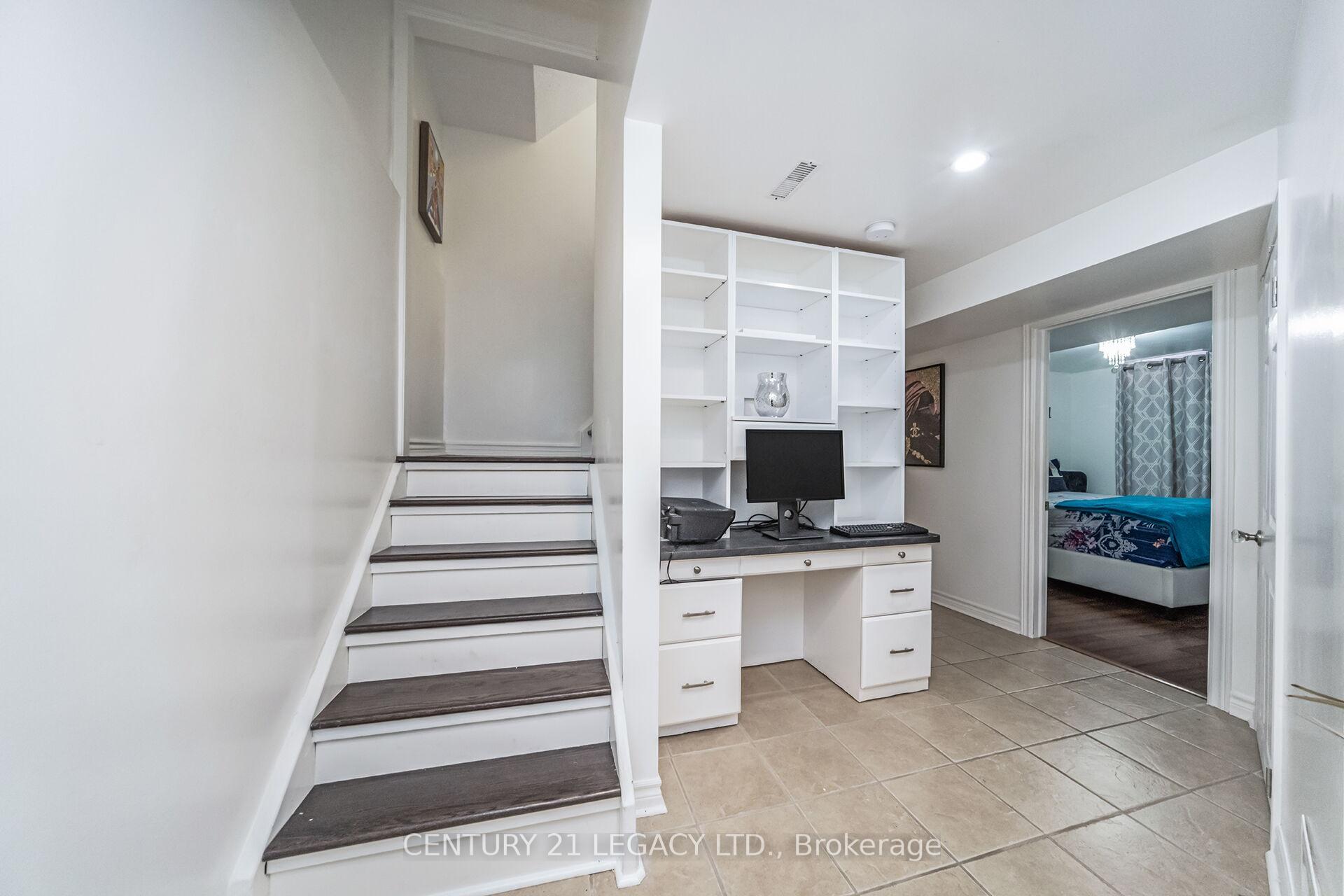 Photo 39 of 47 National Crescent, Brampton, Snelgrove — HOMEH