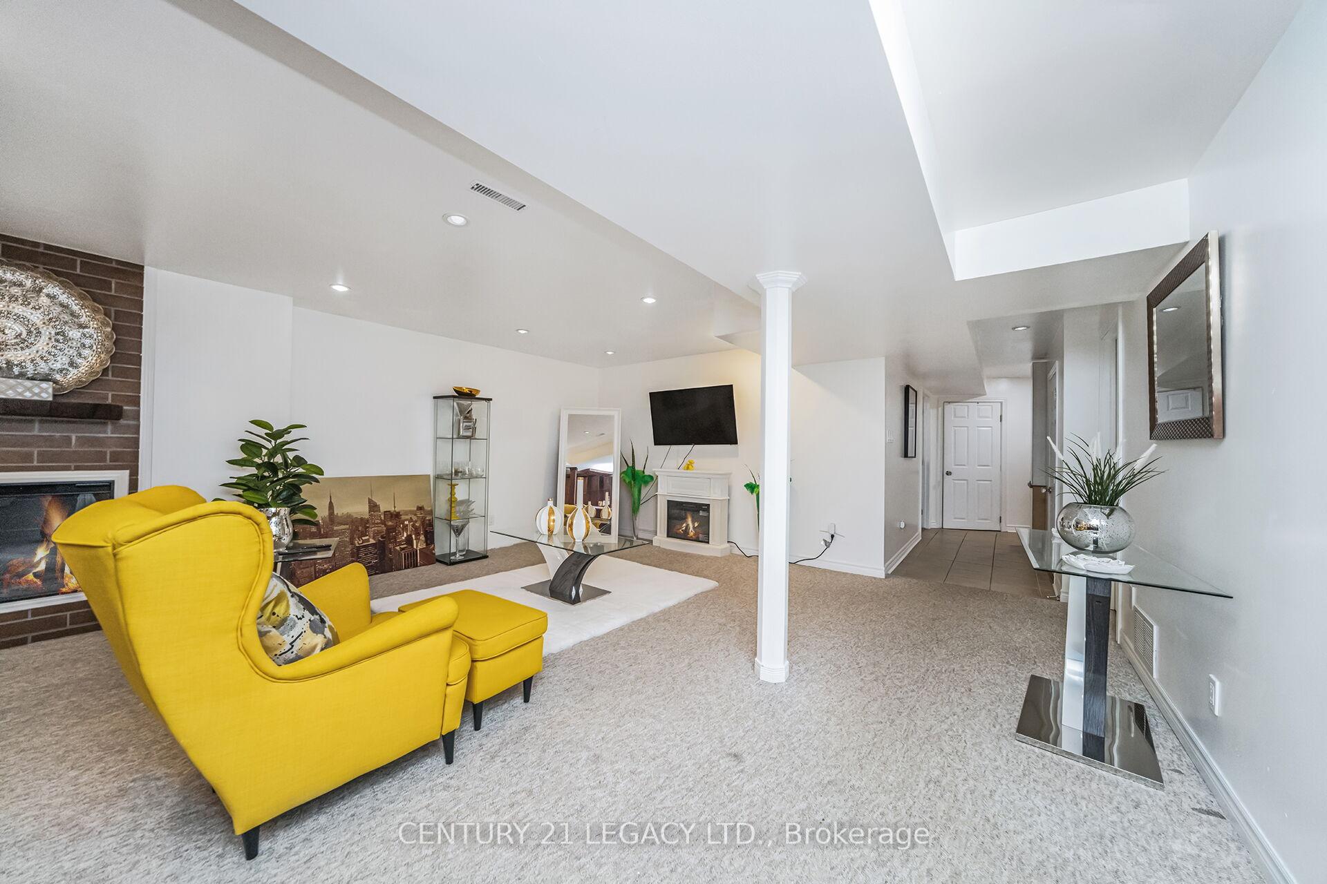 Photo 41 of 47 National Crescent, Brampton, Snelgrove — HOMEH