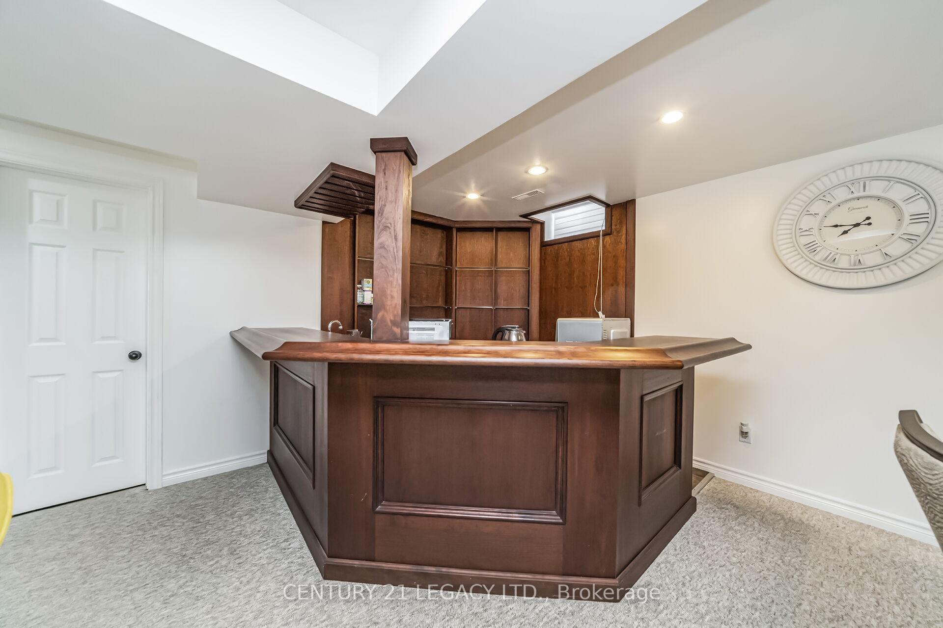 Photo 24 of 47 National Crescent, Brampton, Snelgrove — HOMEH